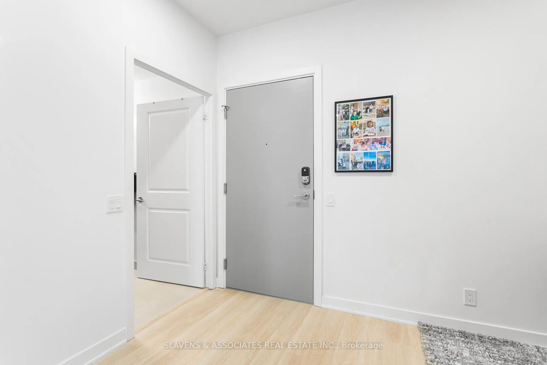 Photo 5 of Unit A719, 30 Upper Mall Way, Vaughan, Brownridge — HOMEH