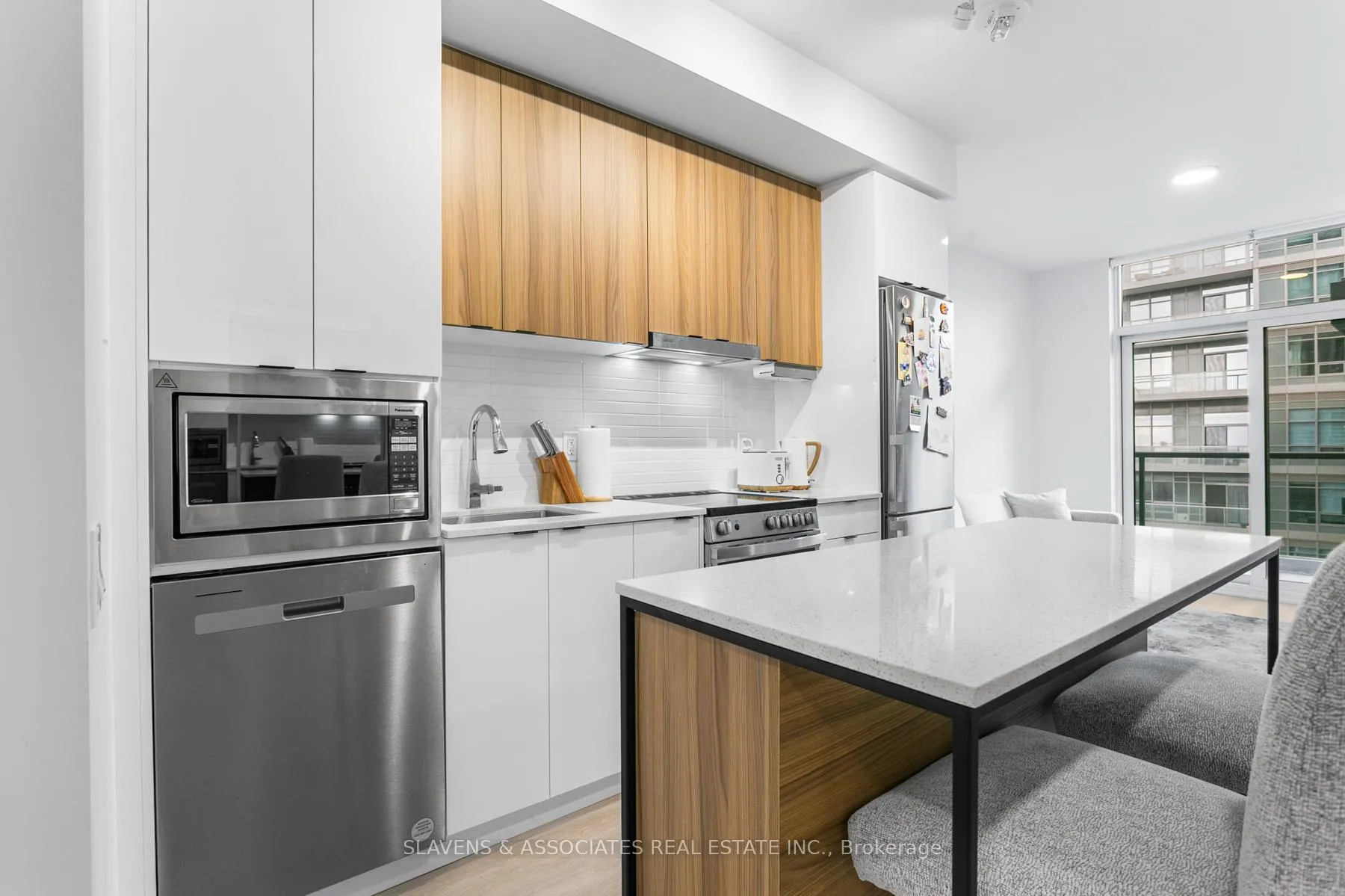 Photo 11 of Unit A719, 30 Upper Mall Way, Vaughan, Brownridge — HOMEH