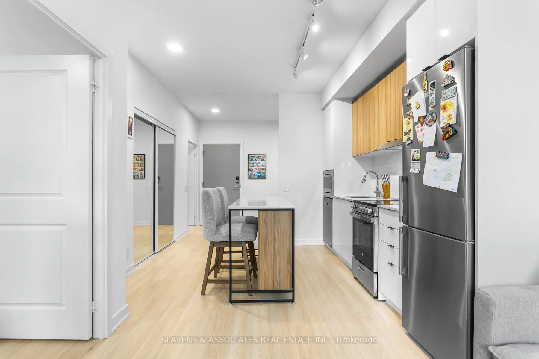 Photo 14 of Unit A719, 30 Upper Mall Way, Vaughan, Brownridge — HOMEH