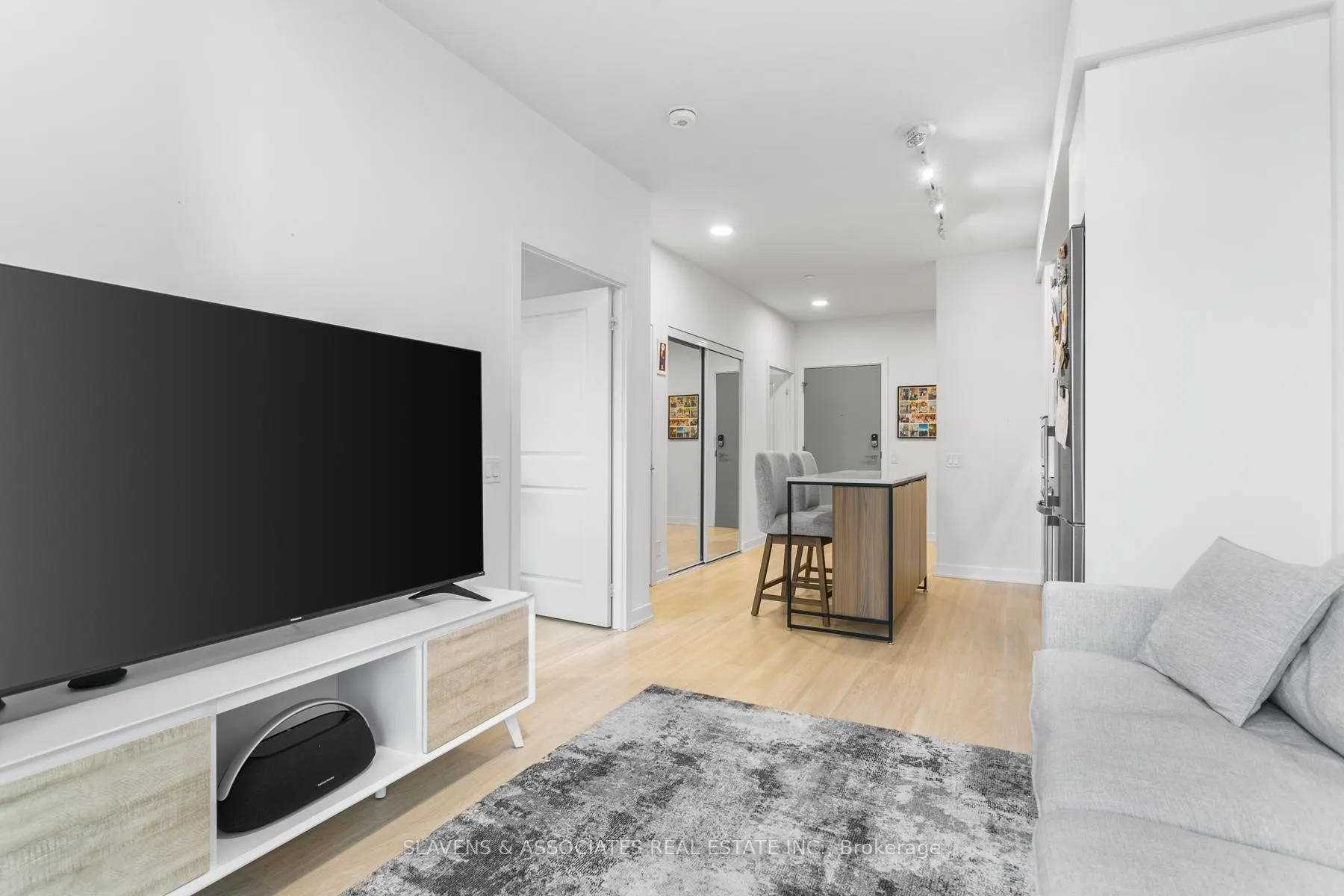 Photo 17 of Unit A719, 30 Upper Mall Way, Vaughan, Brownridge — HOMEH