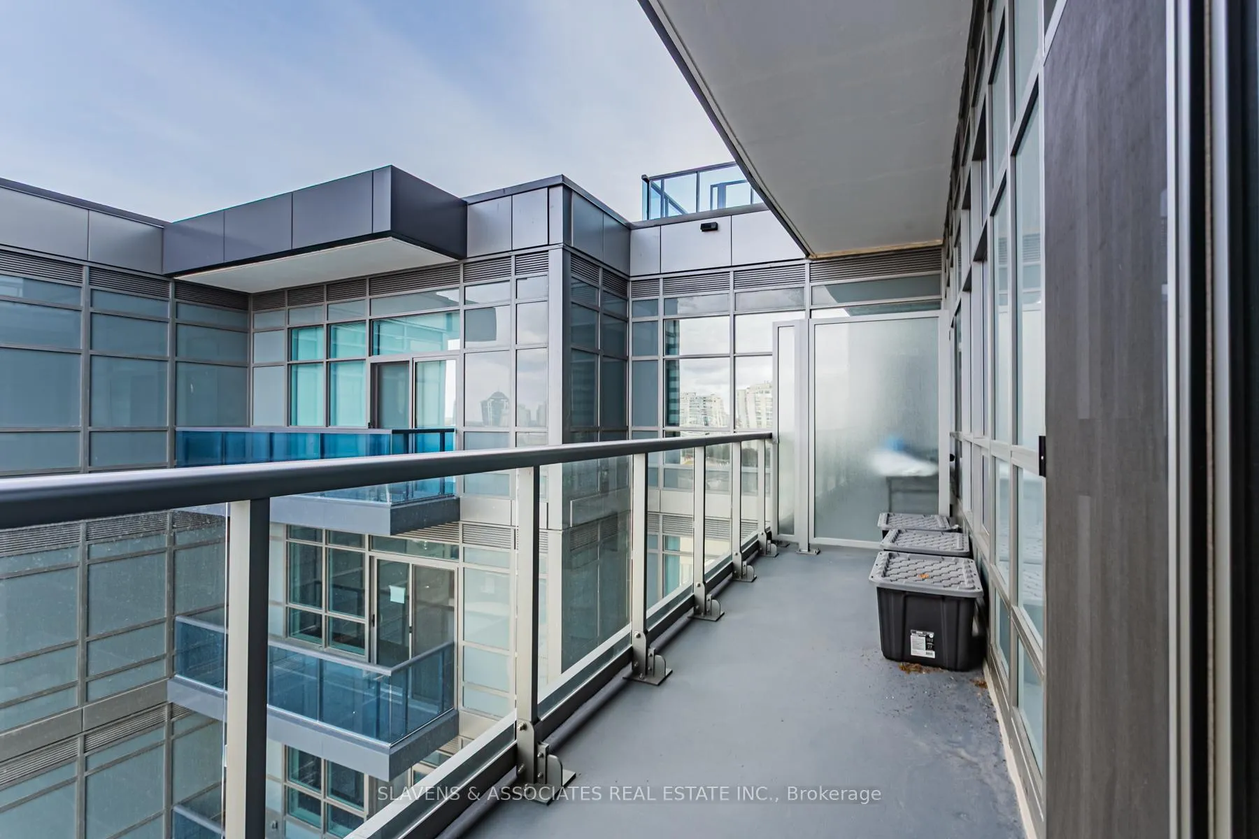 Photo 24 of Unit A719, 30 Upper Mall Way, Vaughan, Brownridge — HOMEH
