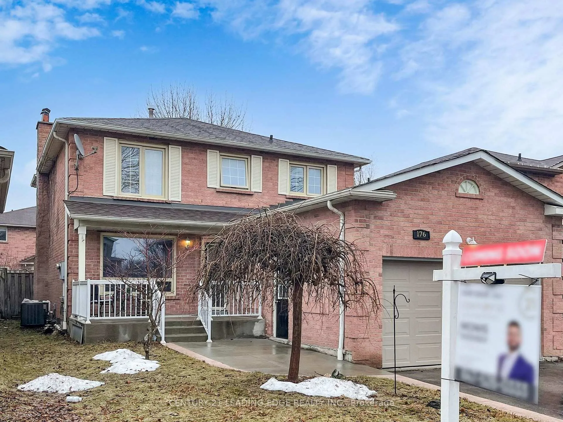 Photo 3 of 176 Large Crescent, Ajax, Central West — HOMEH