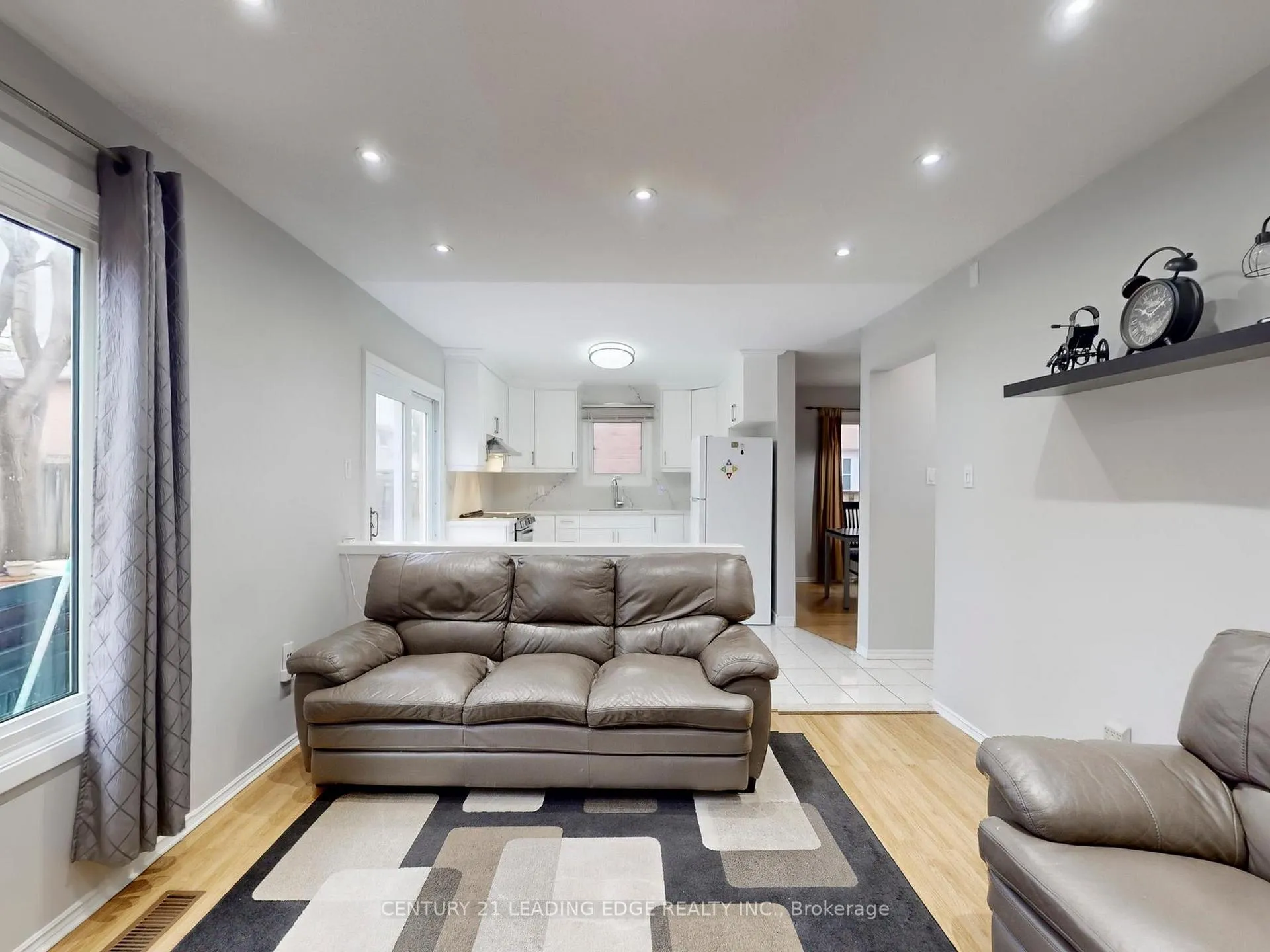 Photo 9 of 176 Large Crescent, Ajax, Central West — HOMEH