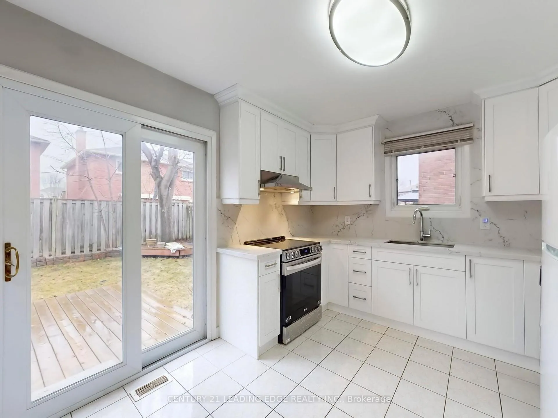 Photo 11 of 176 Large Crescent, Ajax, Central West — HOMEH