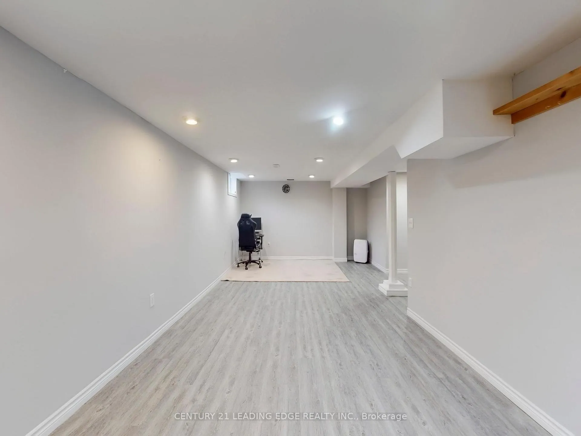 Photo 20 of 176 Large Crescent, Ajax, Central West — HOMEH