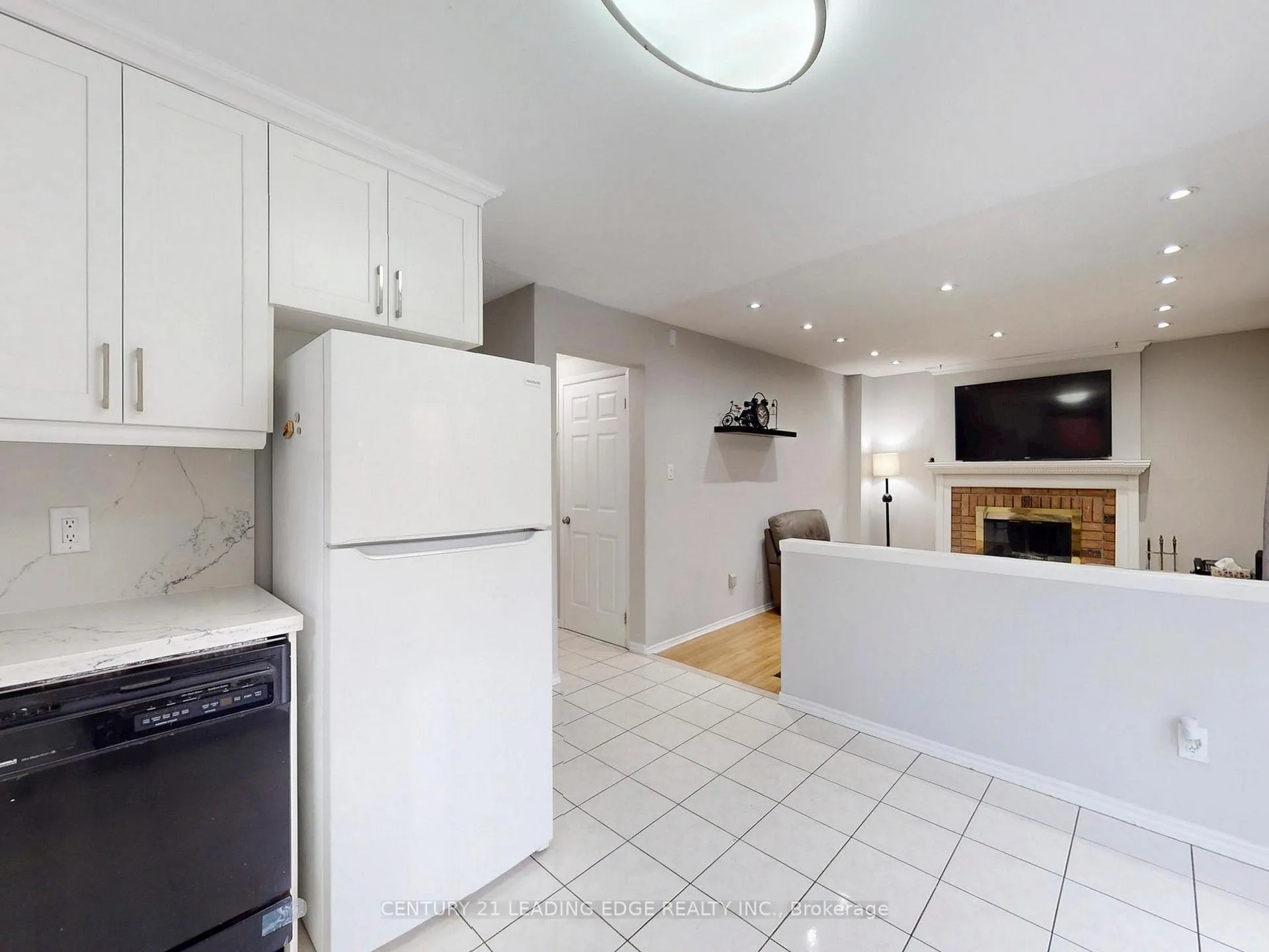 Photo 25 of 176 Large Crescent, Ajax, Central West — HOMEH