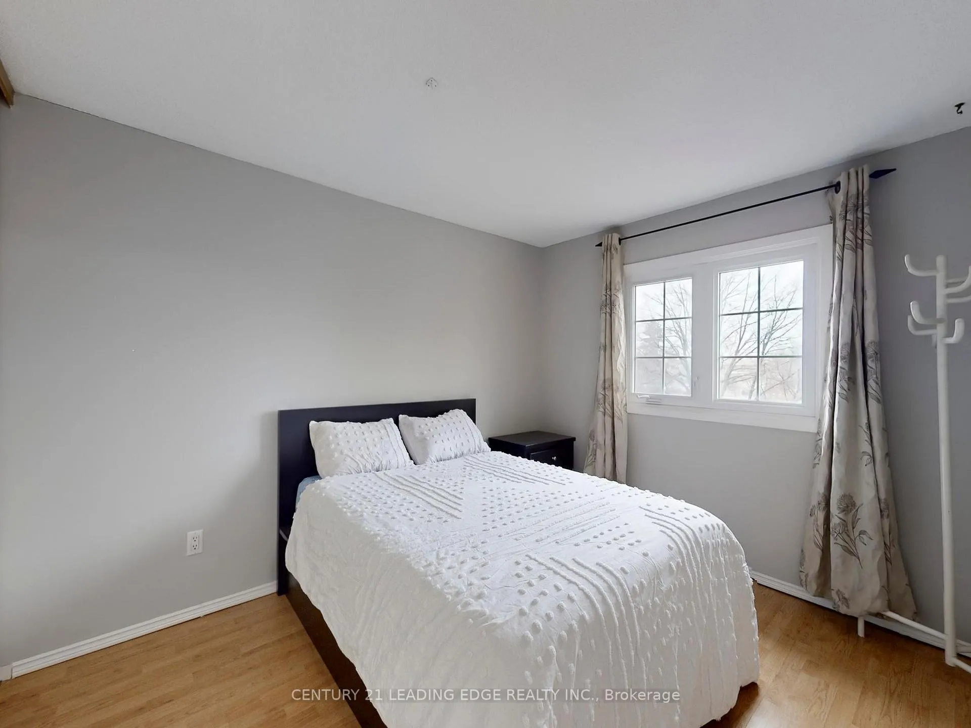 Photo 33 of 176 Large Crescent, Ajax, Central West — HOMEH