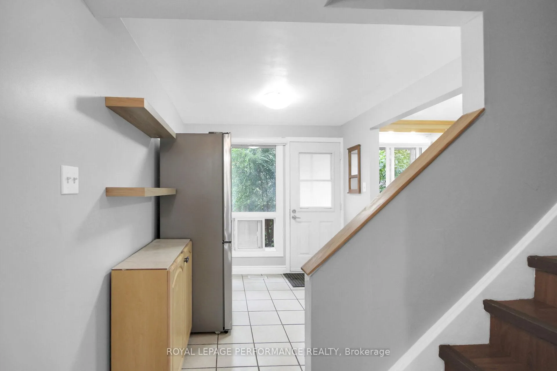 Photo 10 of 360 Woodfield Drive, Ottawa, Tanglewood — HOMEH