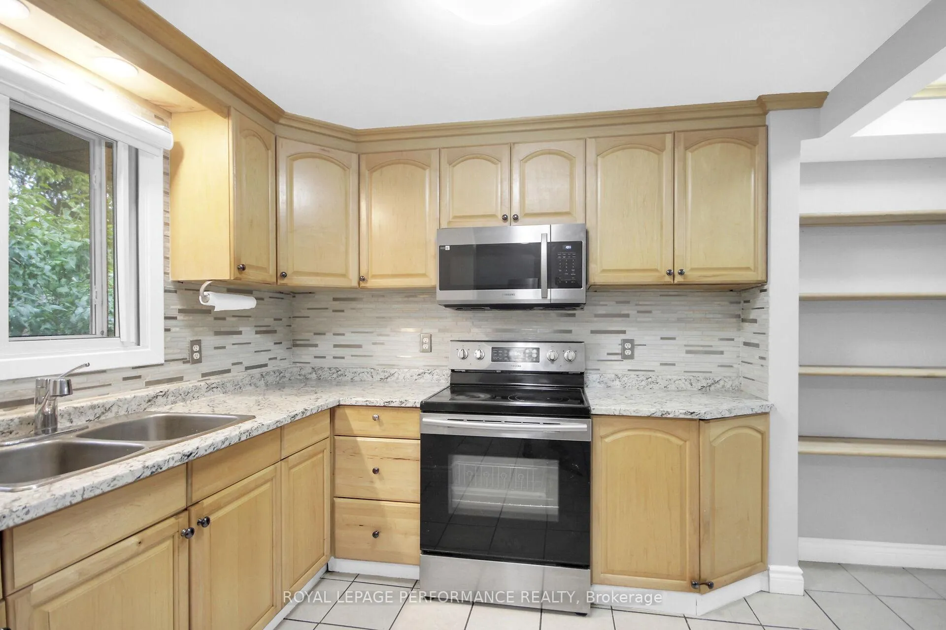 Photo 15 of 360 Woodfield Drive, Ottawa, Tanglewood — HOMEH