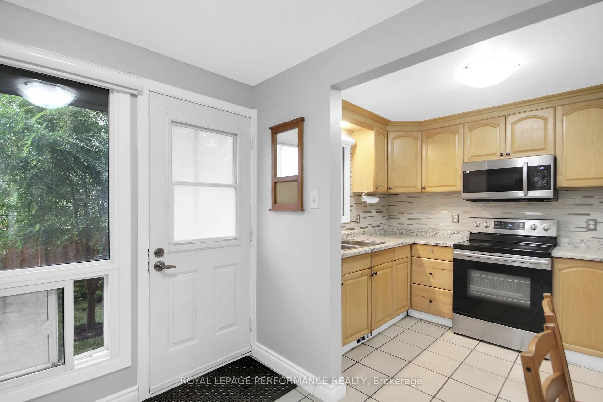 Photo 18 of 360 Woodfield Drive, Ottawa, Tanglewood — HOMEH
