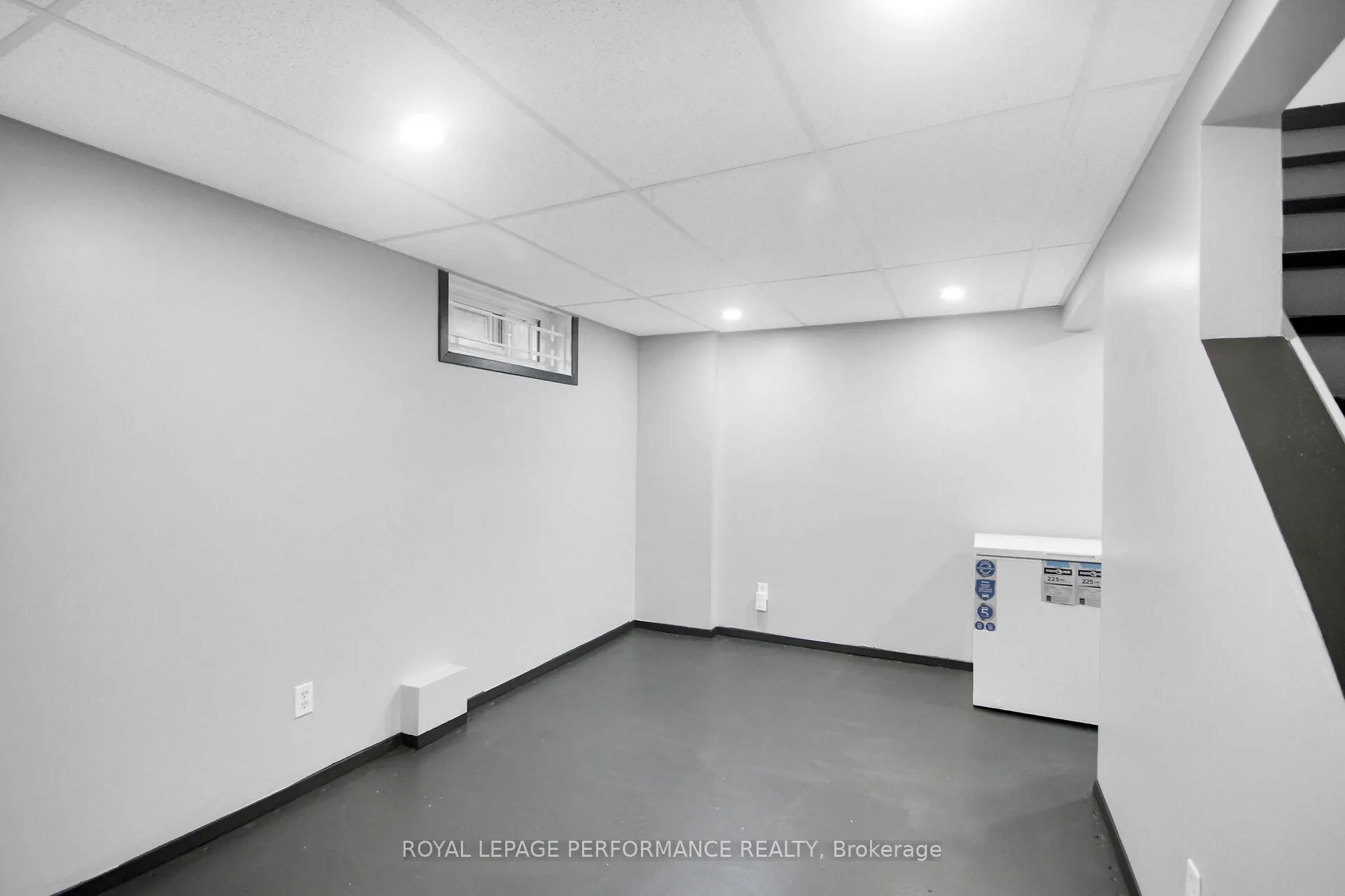 Photo 30 of 360 Woodfield Drive, Ottawa, Tanglewood — HOMEH