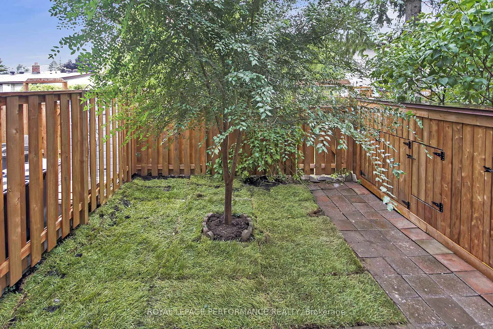 Photo 36 of 360 Woodfield Drive, Ottawa, Tanglewood — HOMEH