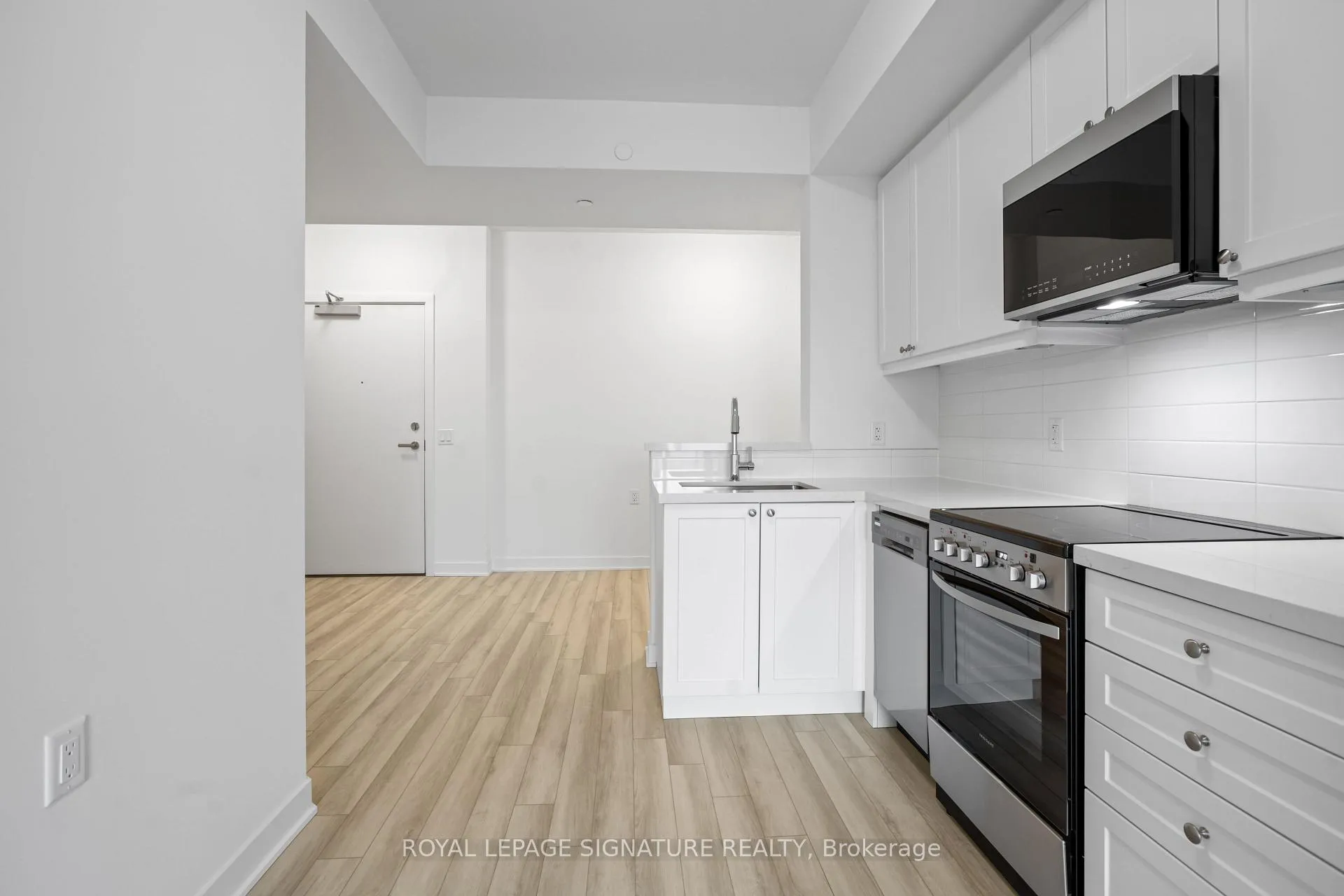 Photo 12 of Unit 510, 51 Clarington Boulevard, Clarington, Bowmanville — HOMEH
