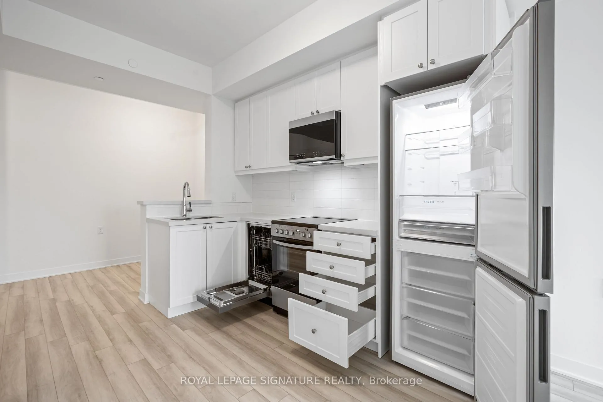 Photo 15 of Unit 510, 51 Clarington Boulevard, Clarington, Bowmanville — HOMEH