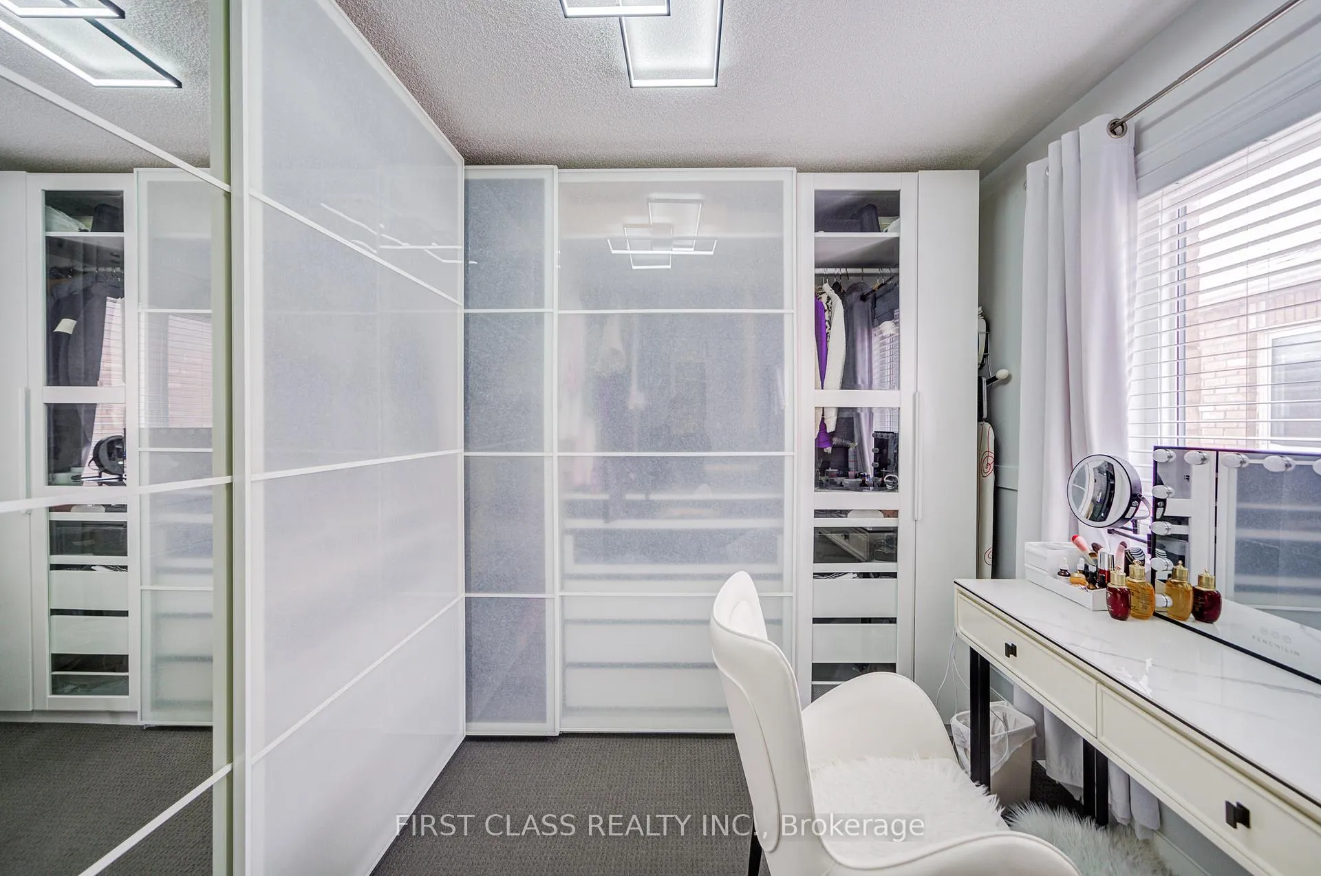Photo 34 of 36 Staglin Court, Markham, Cathedraltown — HOMEH