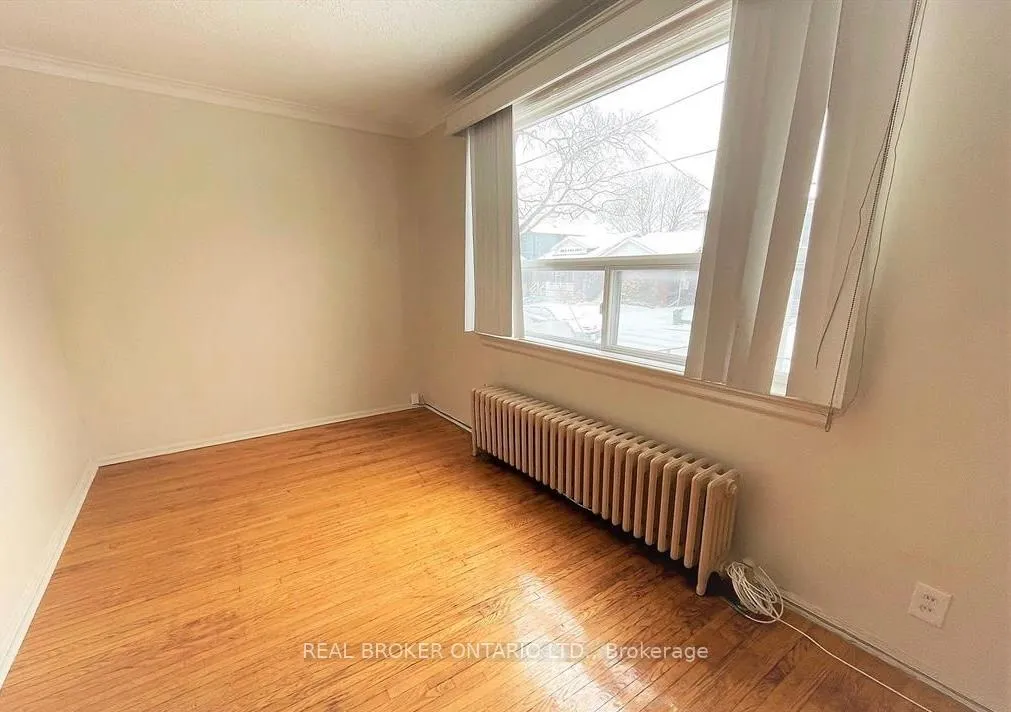 Photo 5 of Unit C, 204 O'Connor Drive, Toronto, East York — HOMEH