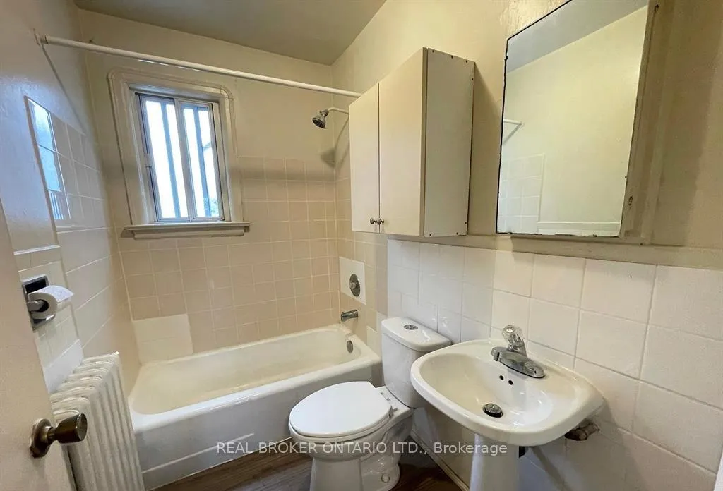 Photo 15 of Unit C, 204 O'Connor Drive, Toronto, East York — HOMEH