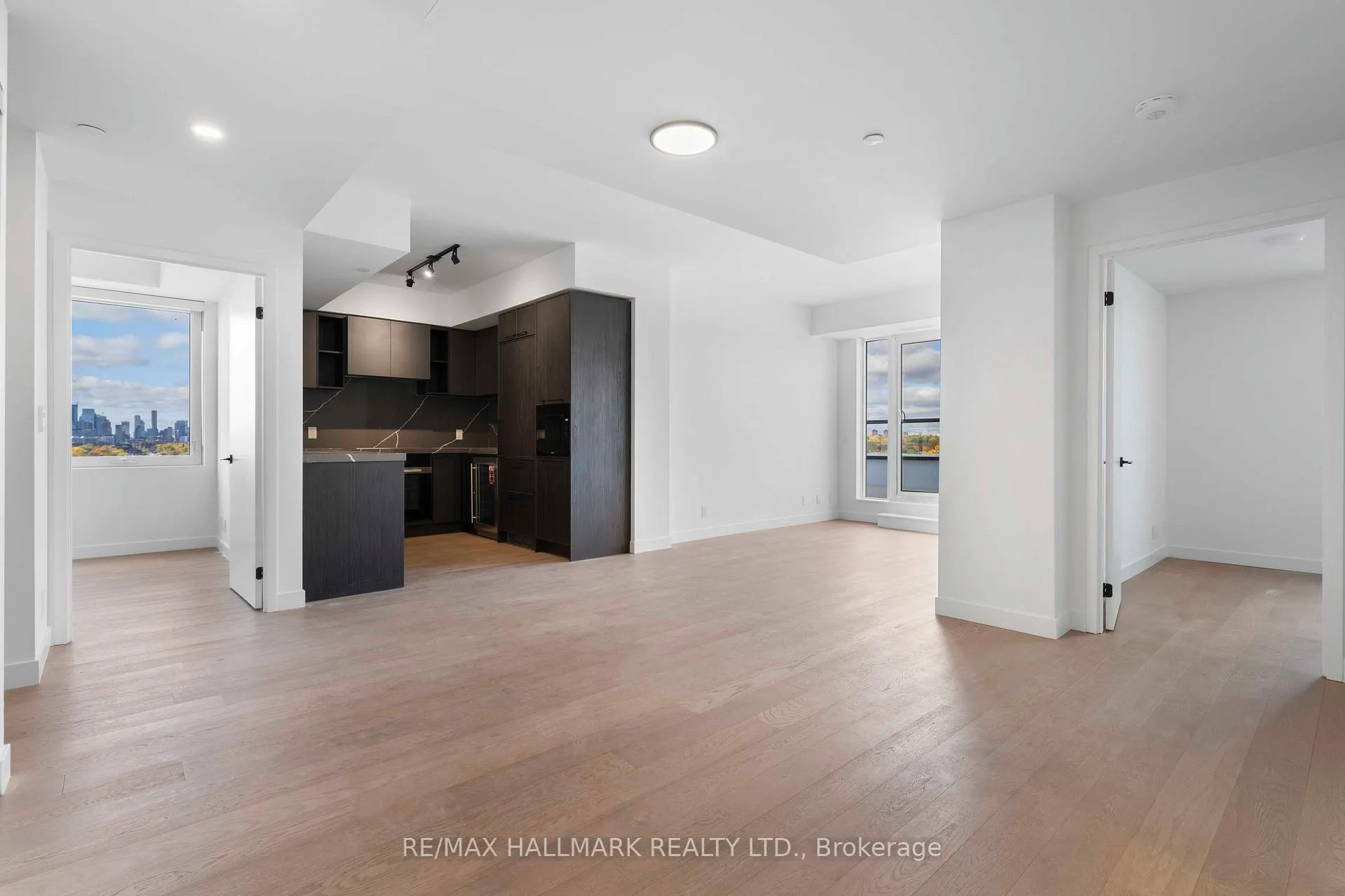 Photo 3 of Unit 1310, 1050 Eastern Avenue, Toronto, The Beaches — HOMEH