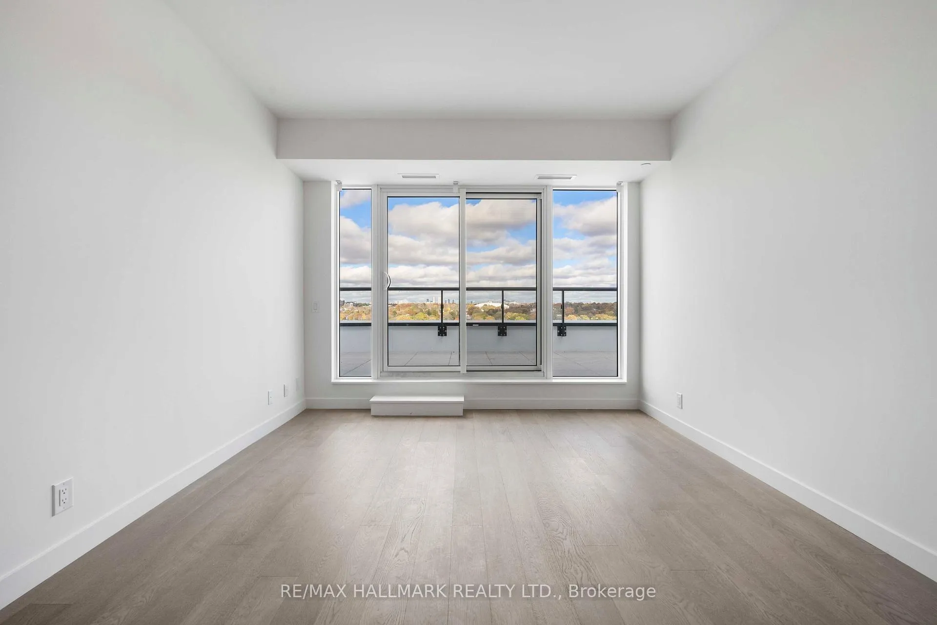 Photo 10 of Unit 1310, 1050 Eastern Avenue, Toronto, The Beaches — HOMEH
