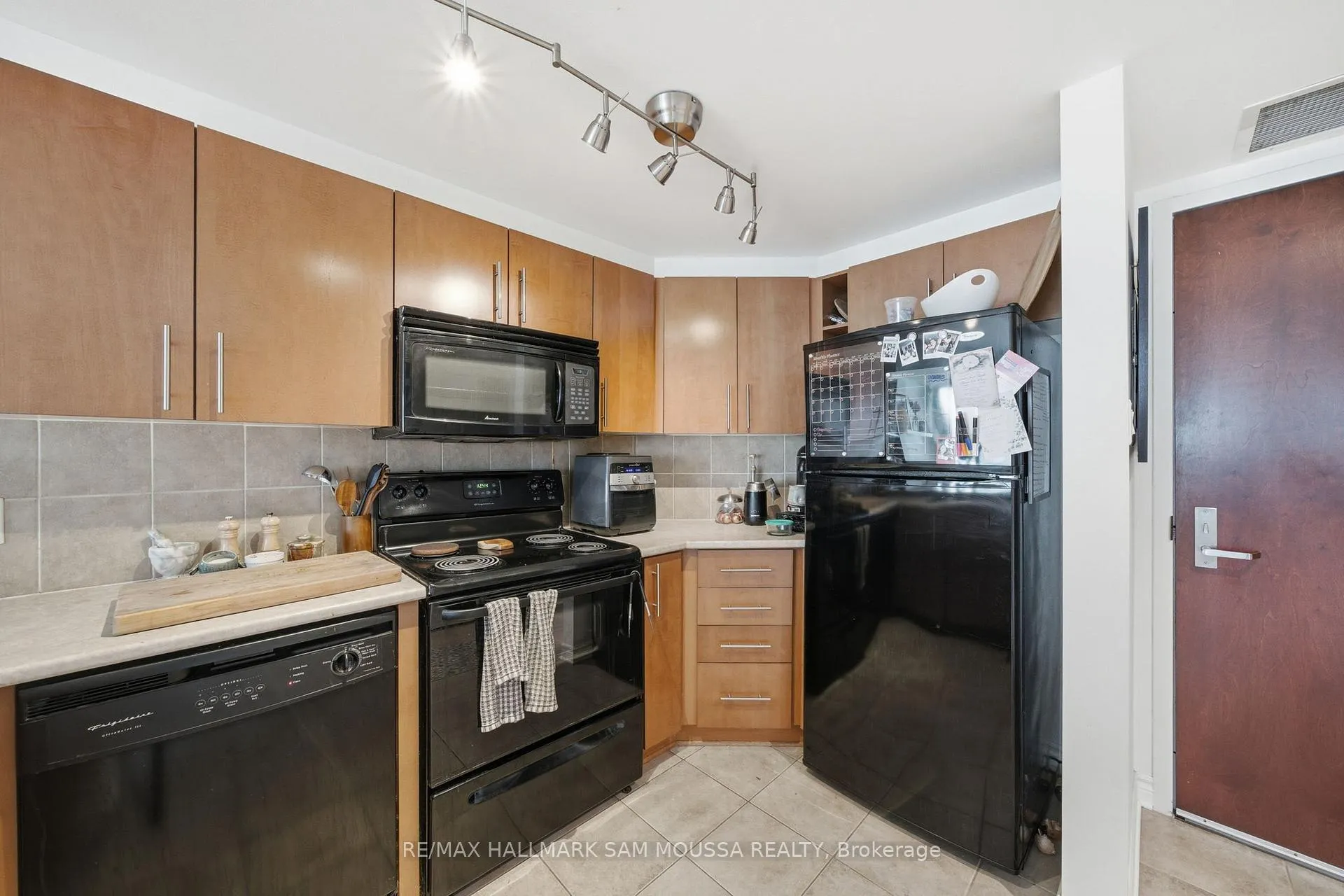 Photo 13 of Unit 1010, 200 Rideau Street, Ottawa, Sandy Hill — HOMEH