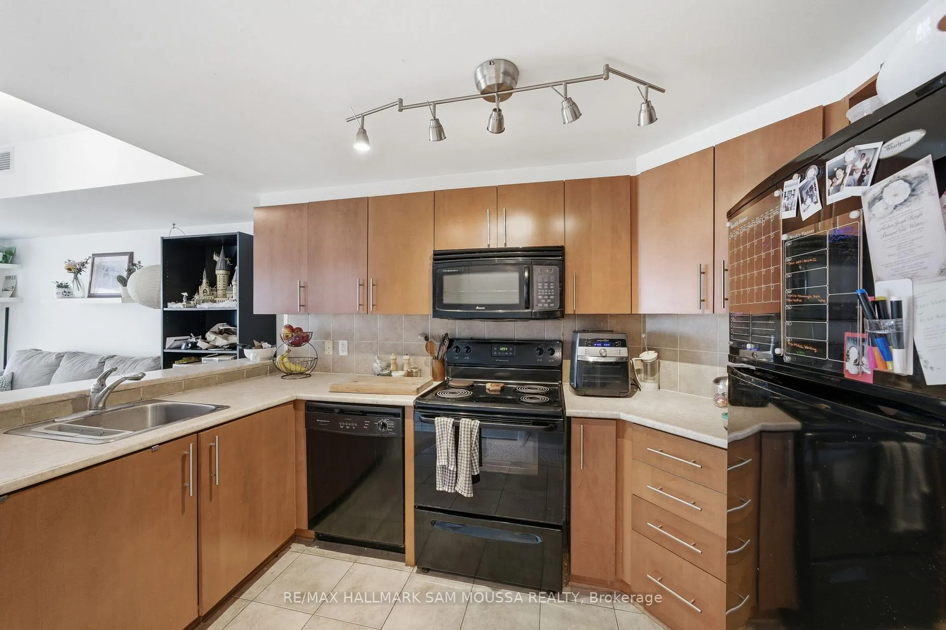 Photo 16 of Unit 1010, 200 Rideau Street, Ottawa, Sandy Hill — HOMEH