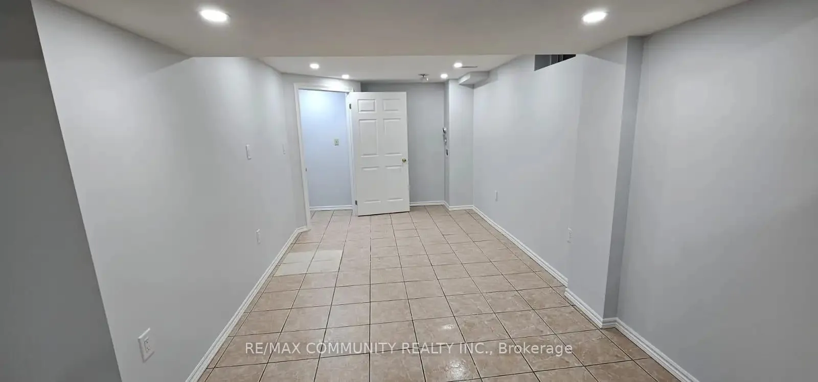 Photo 4 of 91 Vivians Crescent, Brampton, Fletcher's West — HOMEH