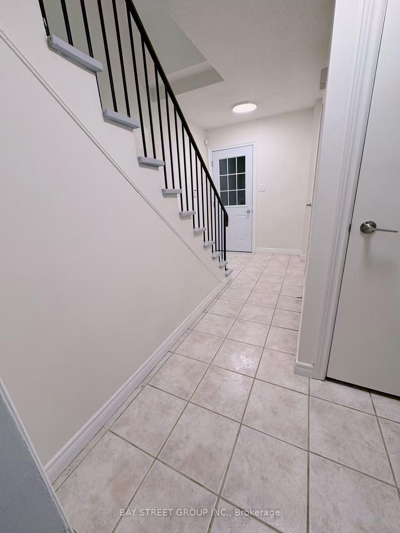 Photo 2 of 68 Hendon Road, Markham, Milliken Mills East — HOMEH