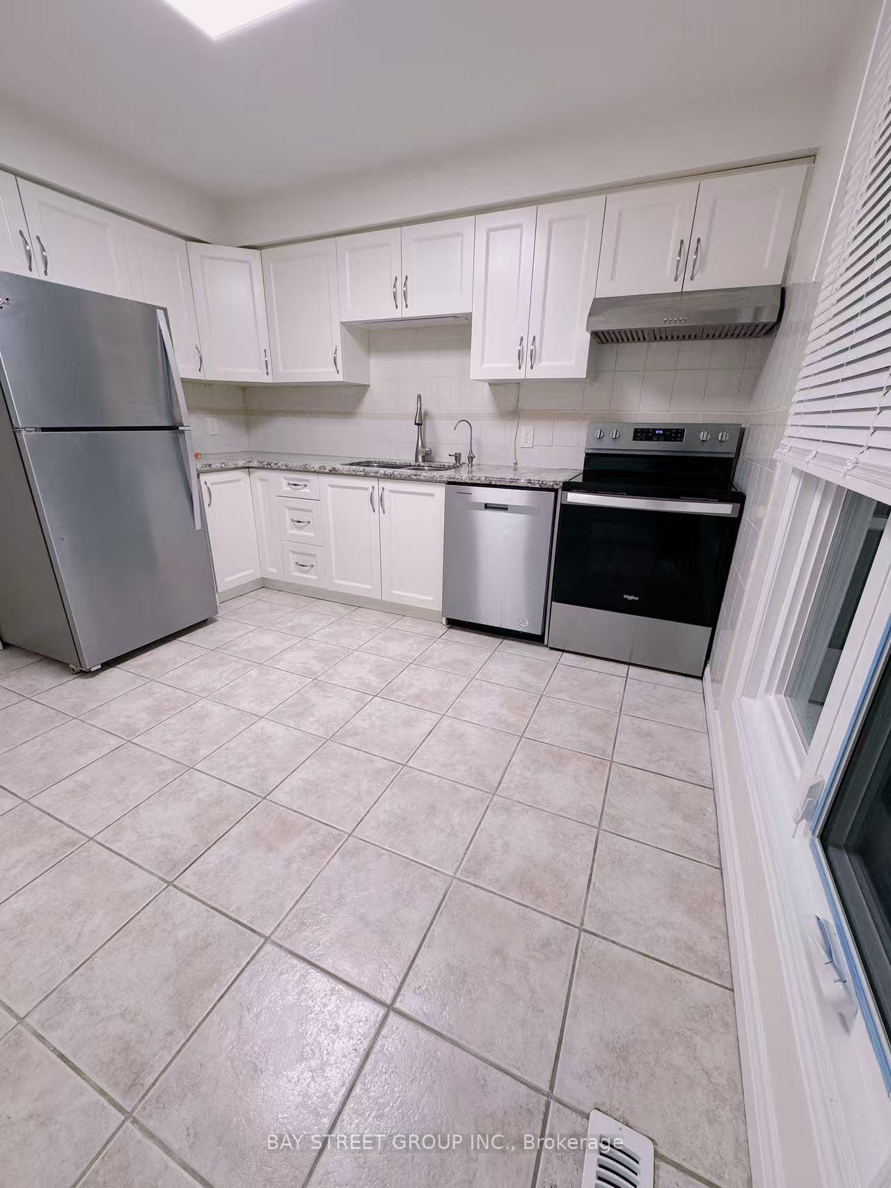 Photo 3 of 68 Hendon Road, Markham, Milliken Mills East — HOMEH