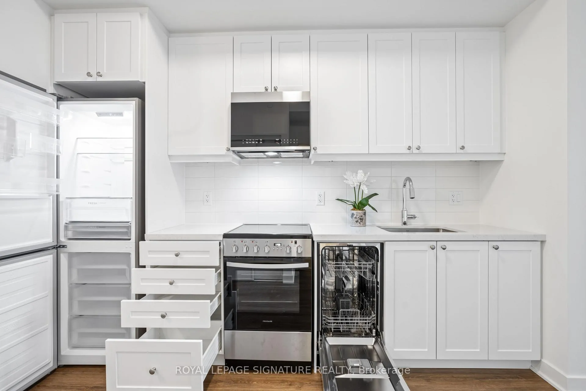 Photo 5 of Unit 530, 51 Clarington Boulevard, Clarington, Bowmanville — HOMEH