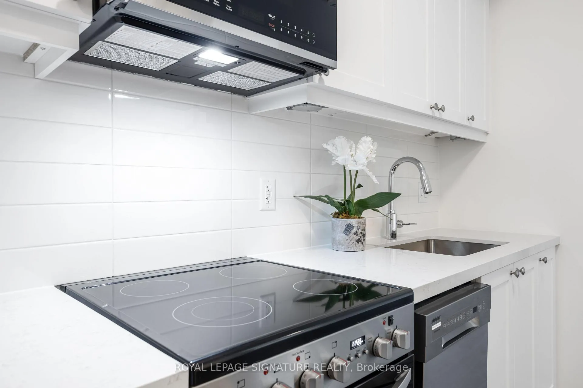 Photo 7 of Unit 530, 51 Clarington Boulevard, Clarington, Bowmanville — HOMEH