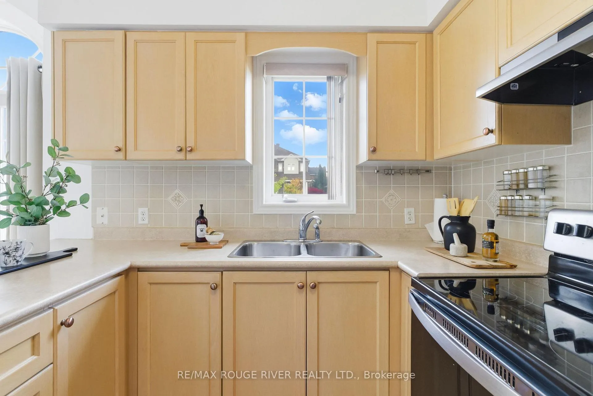 Photo 15 of 36 Tormina Boulevard, Whitby, Taunton North — HOMEH
