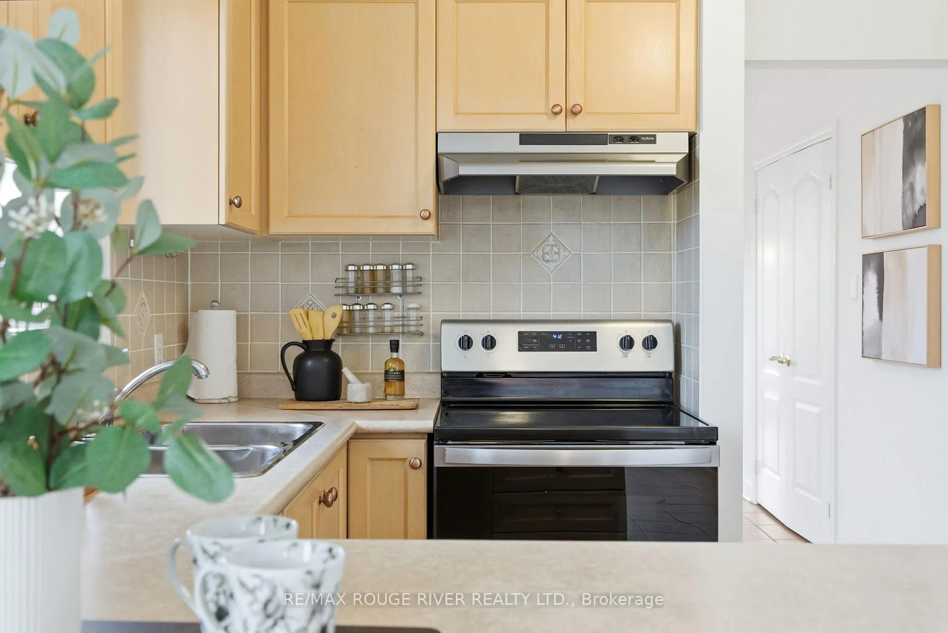 Photo 17 of 36 Tormina Boulevard, Whitby, Taunton North — HOMEH
