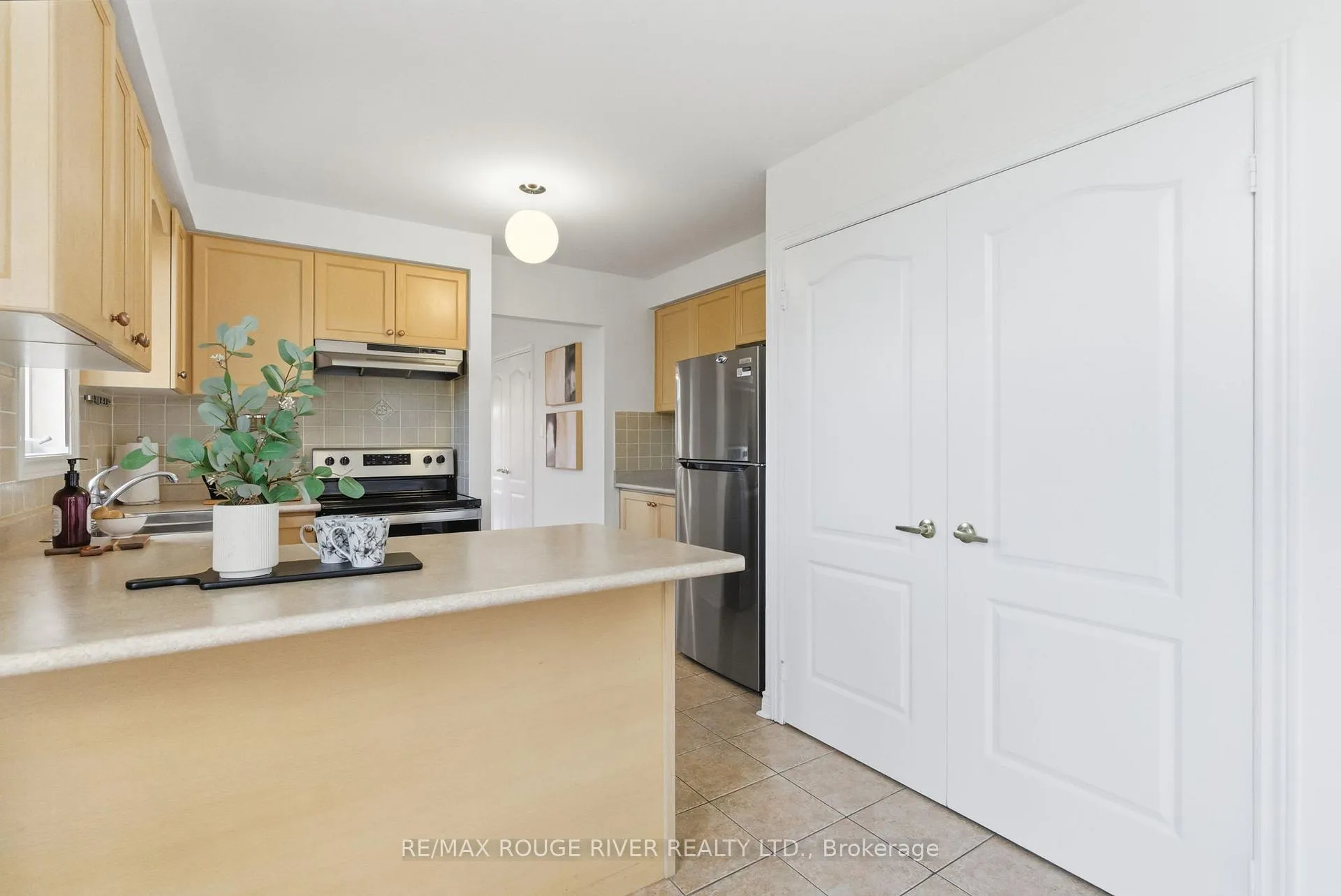 Photo 18 of 36 Tormina Boulevard, Whitby, Taunton North — HOMEH