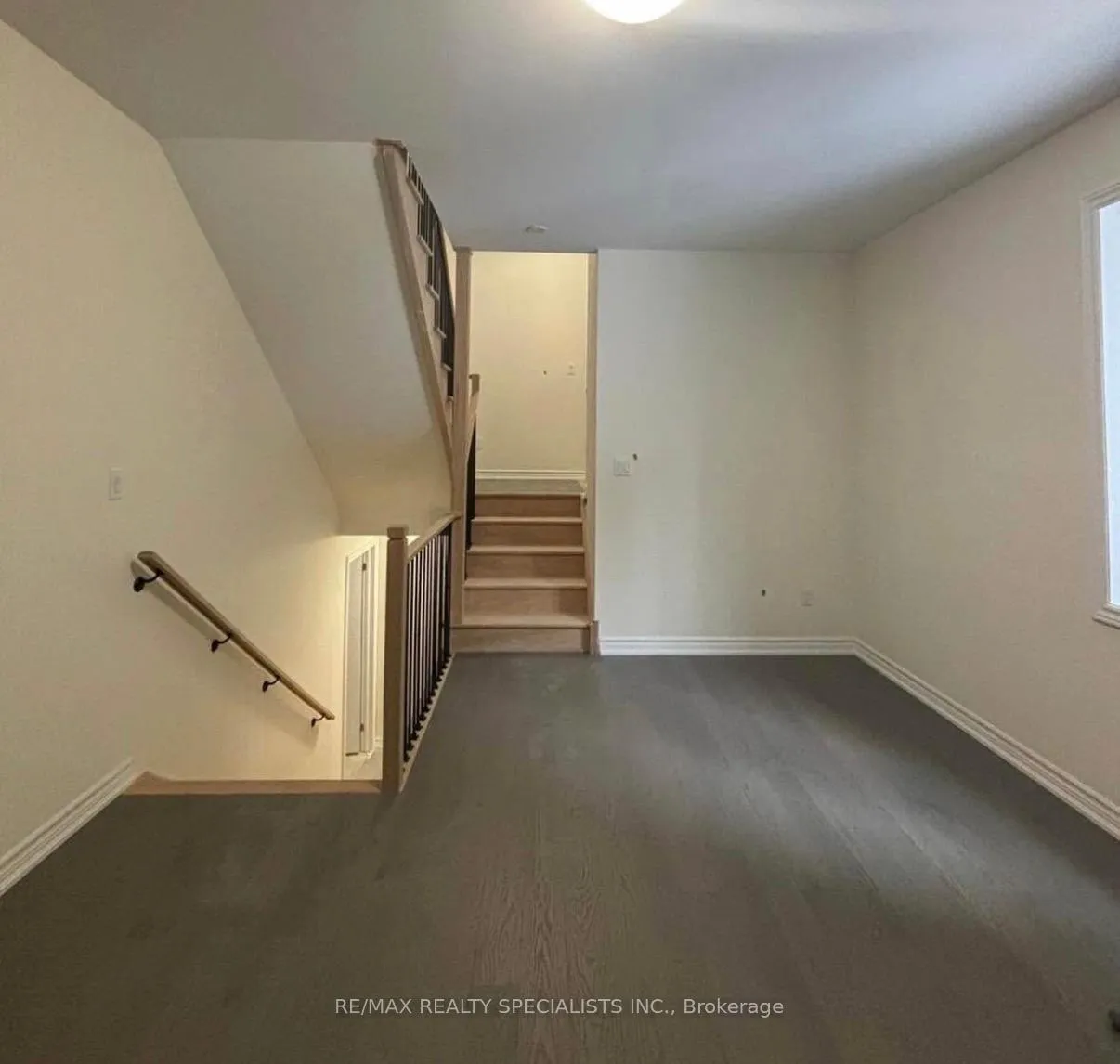 Photo 3 of 24 Ahchie Court N, Vaughan, Patterson — HOMEH