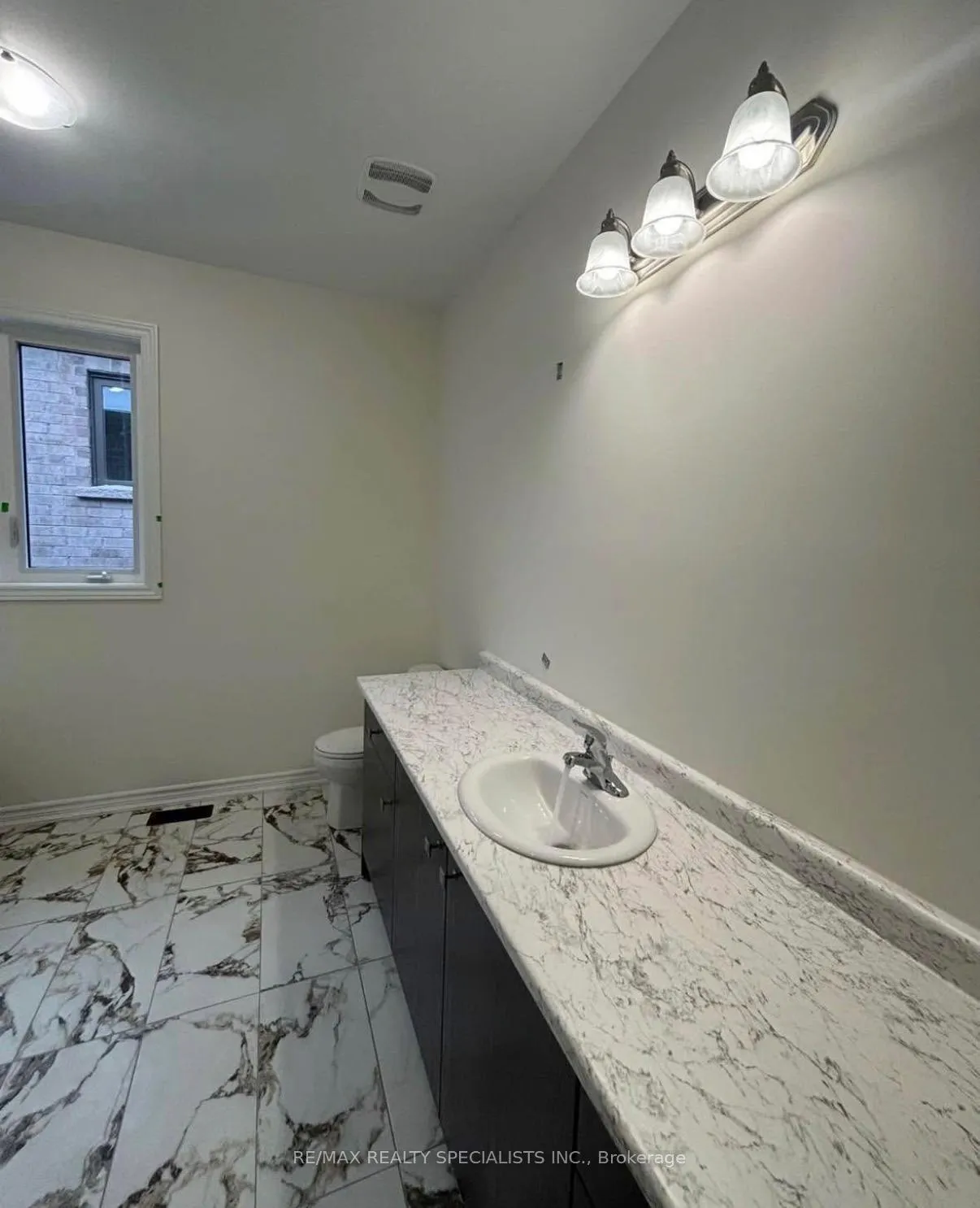 Photo 8 of 24 Ahchie Court N, Vaughan, Patterson — HOMEH