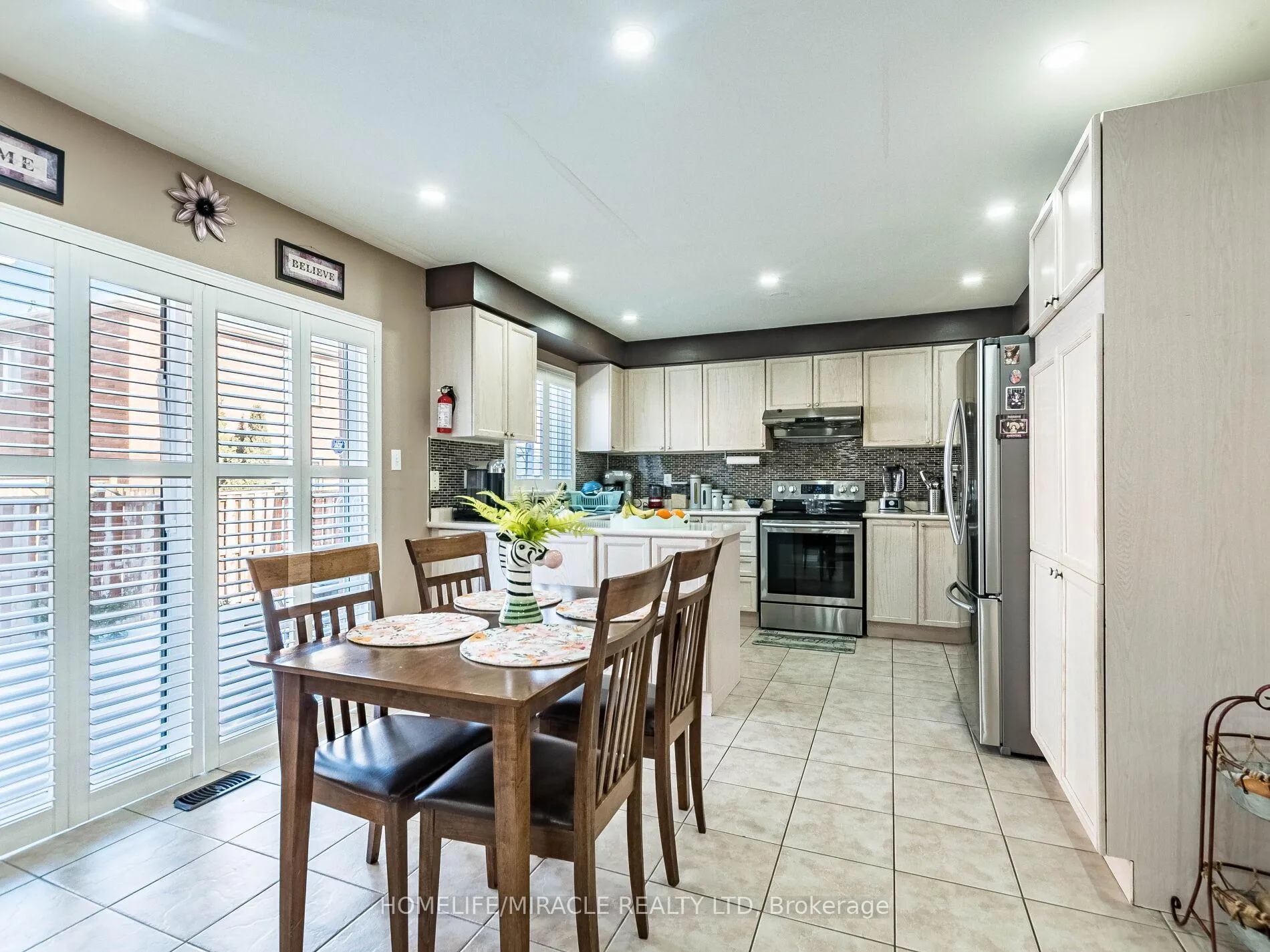 Photo 15 of 5 Sams Crescent, Brampton, Fletcher's Meadow — HOMEH
