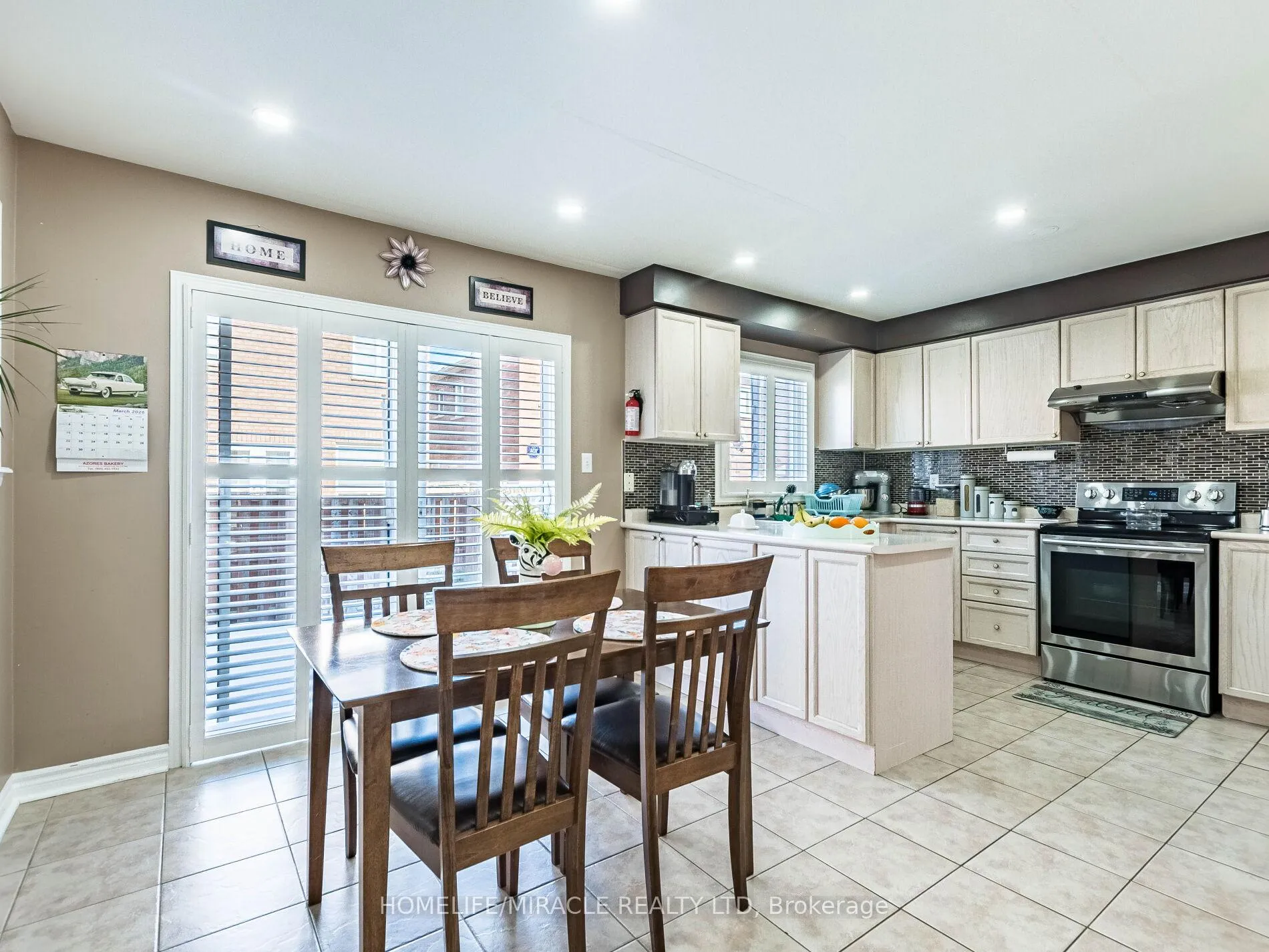 Photo 16 of 5 Sams Crescent, Brampton, Fletcher's Meadow — HOMEH