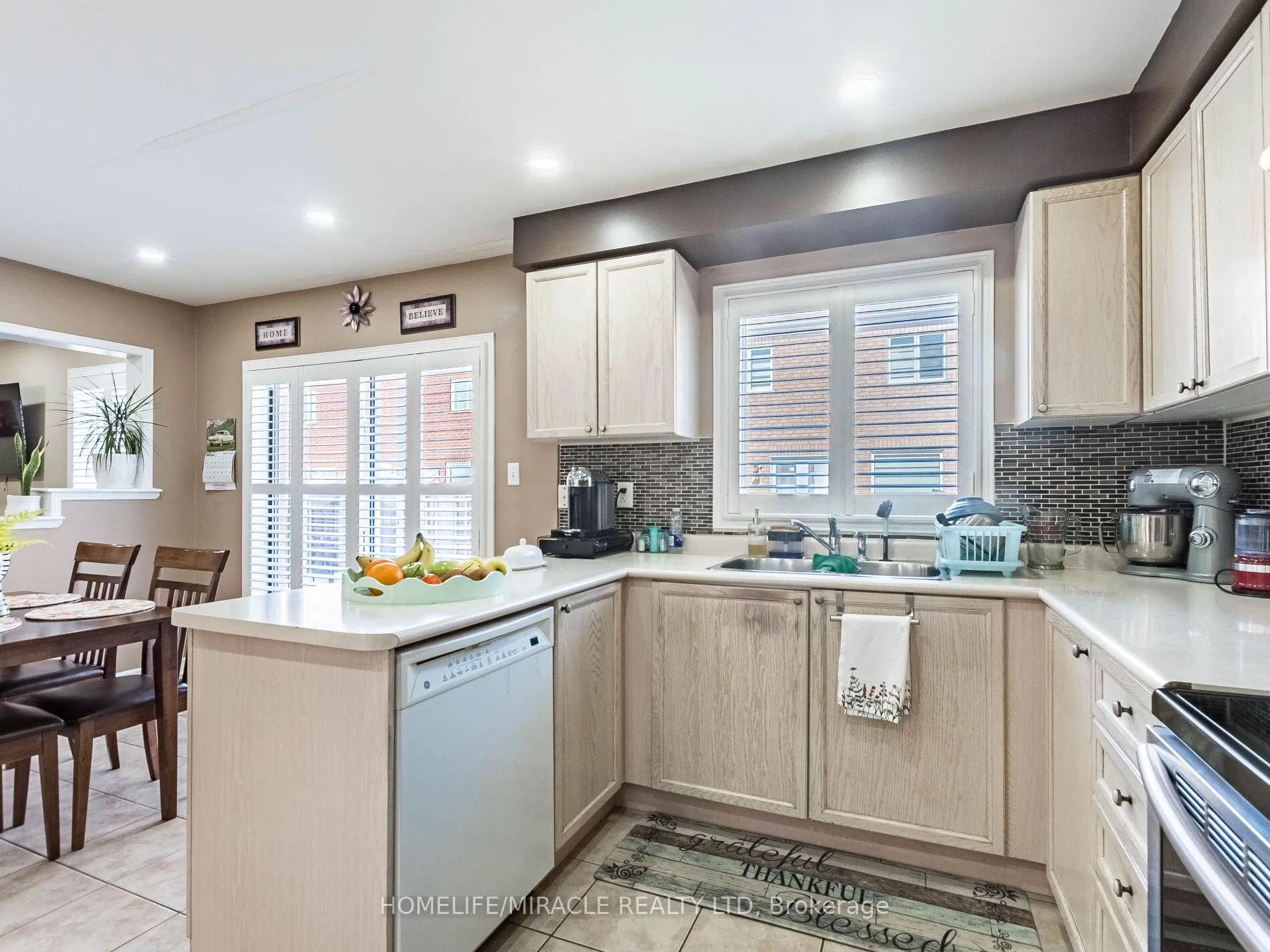 Photo 19 of 5 Sams Crescent, Brampton, Fletcher's Meadow — HOMEH