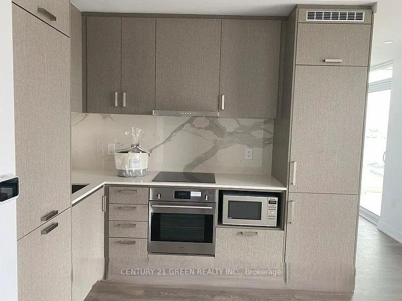 Photo 4 of Unit 609, 60 Honeycrisp Crescent, Vaughan, Vaughan Corporate Centre — HOMEH