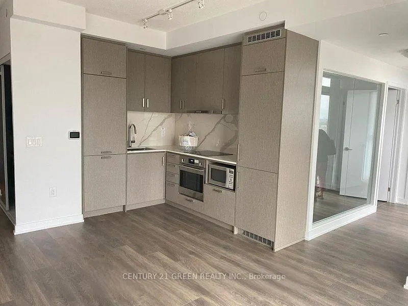 Photo 5 of Unit 609, 60 Honeycrisp Crescent, Vaughan, Vaughan Corporate Centre — HOMEH
