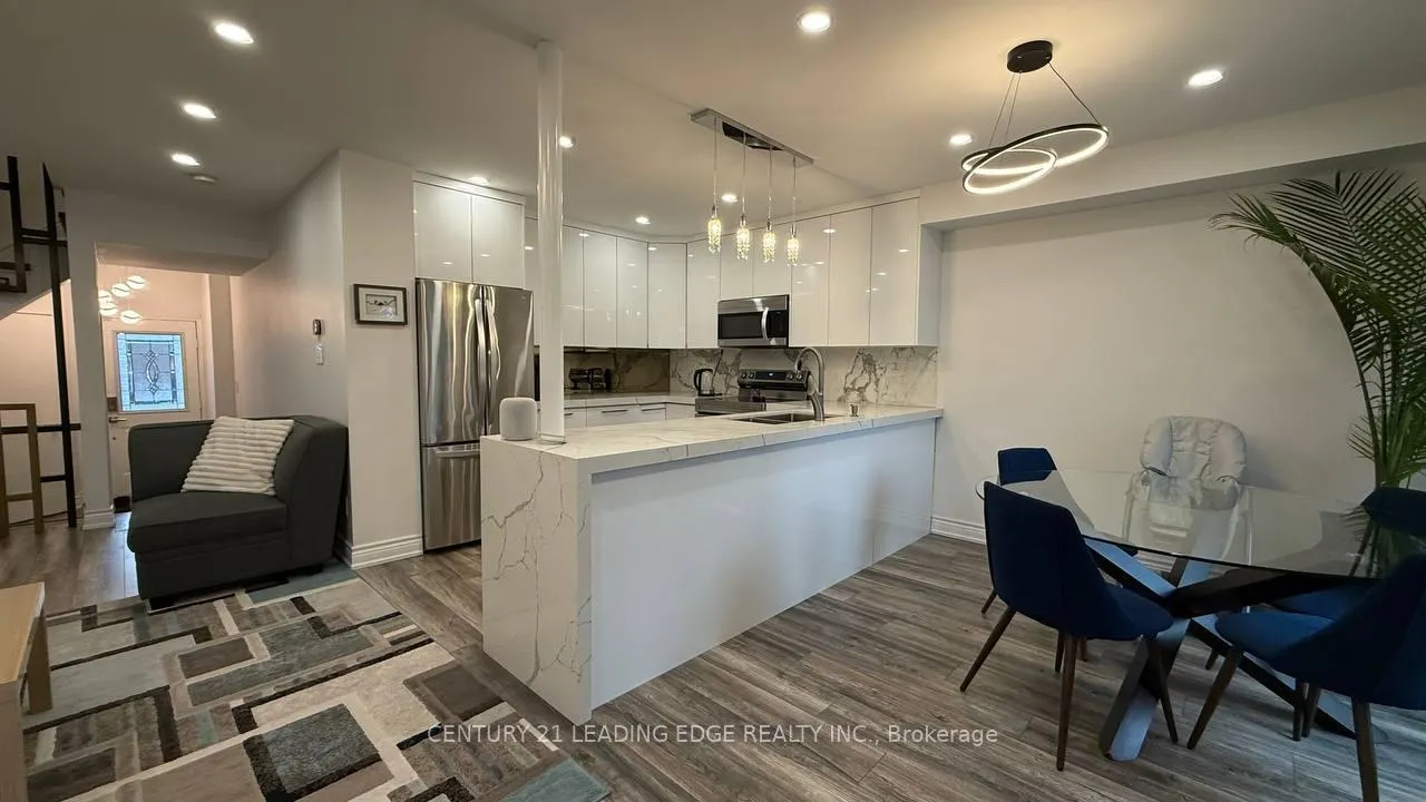 Photo 2 of 48 Jays Drive, Whitby, Williamsburg — HOMEH