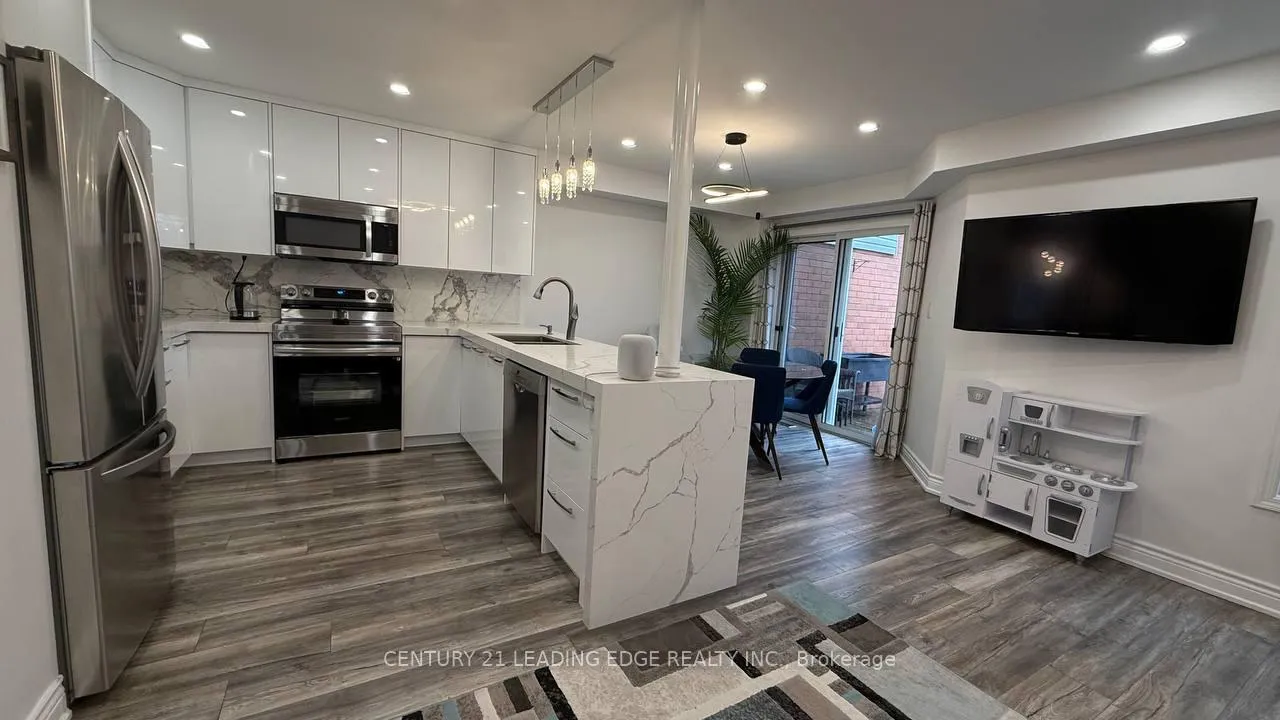 Photo 3 of 48 Jays Drive, Whitby, Williamsburg — HOMEH
