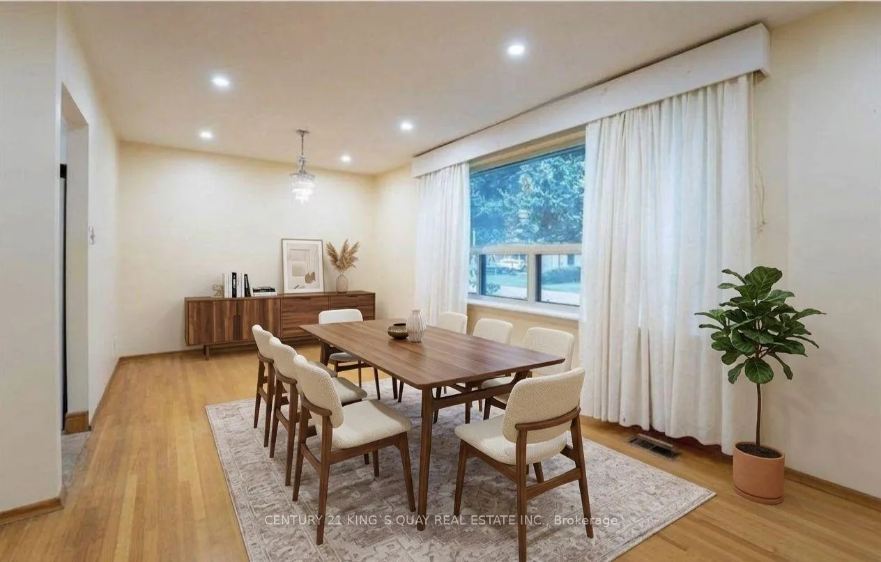 Photo 9 of 7 Ennismore Place, North York, Don Valley Village — HOMEH