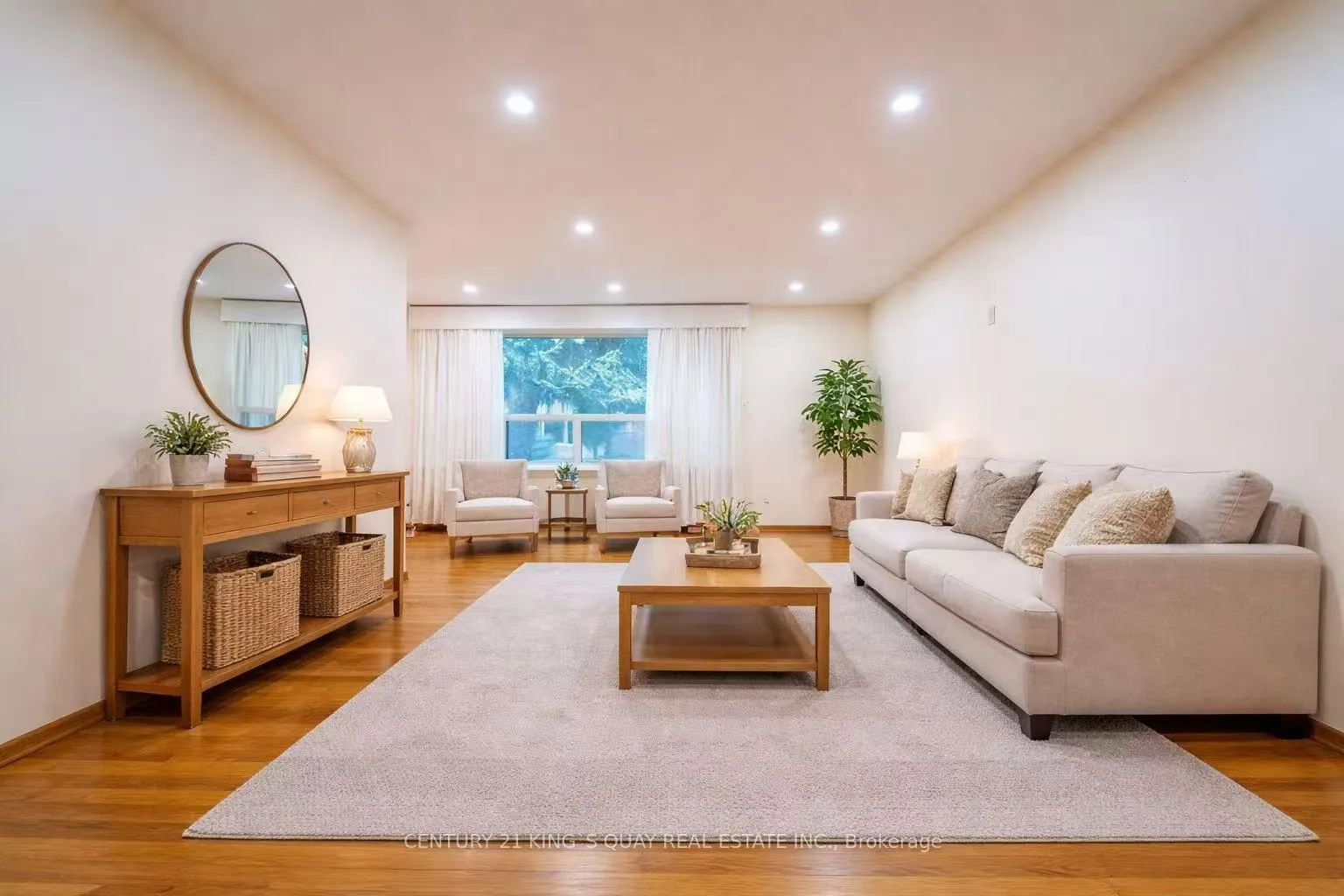 Photo 10 of 7 Ennismore Place, North York, Don Valley Village — HOMEH