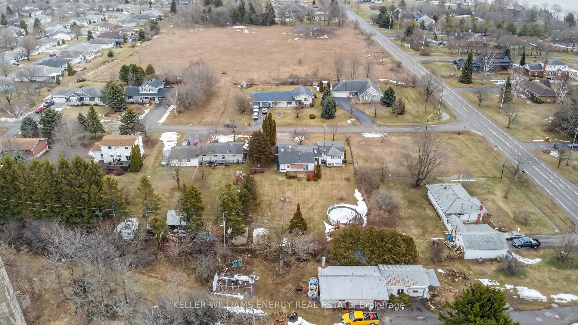 Photo 44 of 4 Mary Avenue, Prince Edward County, Wellington Ward — HOMEH