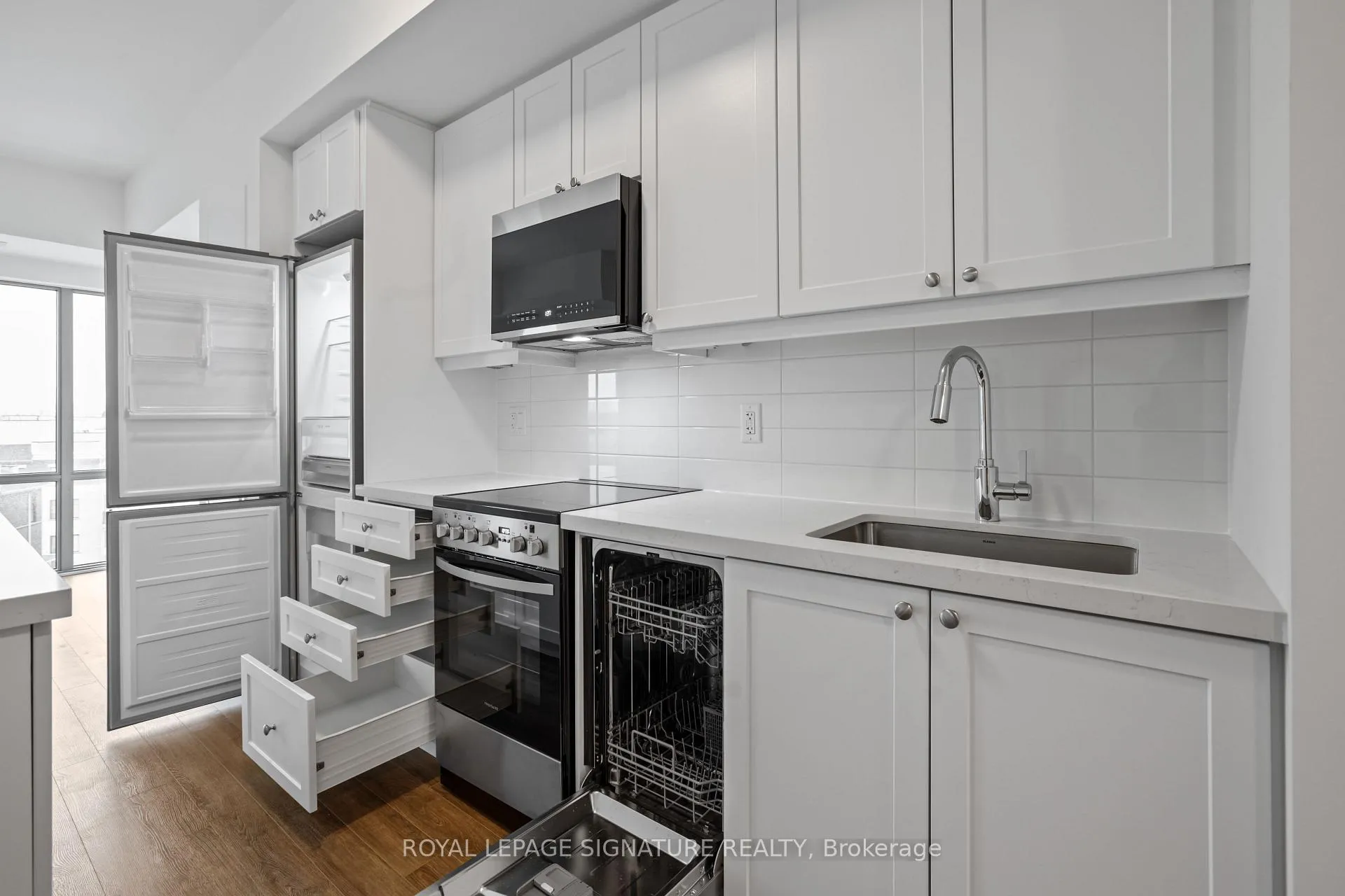 Photo 6 of Unit 512, 51 Clarington Boulevard, Clarington, Bowmanville — HOMEH