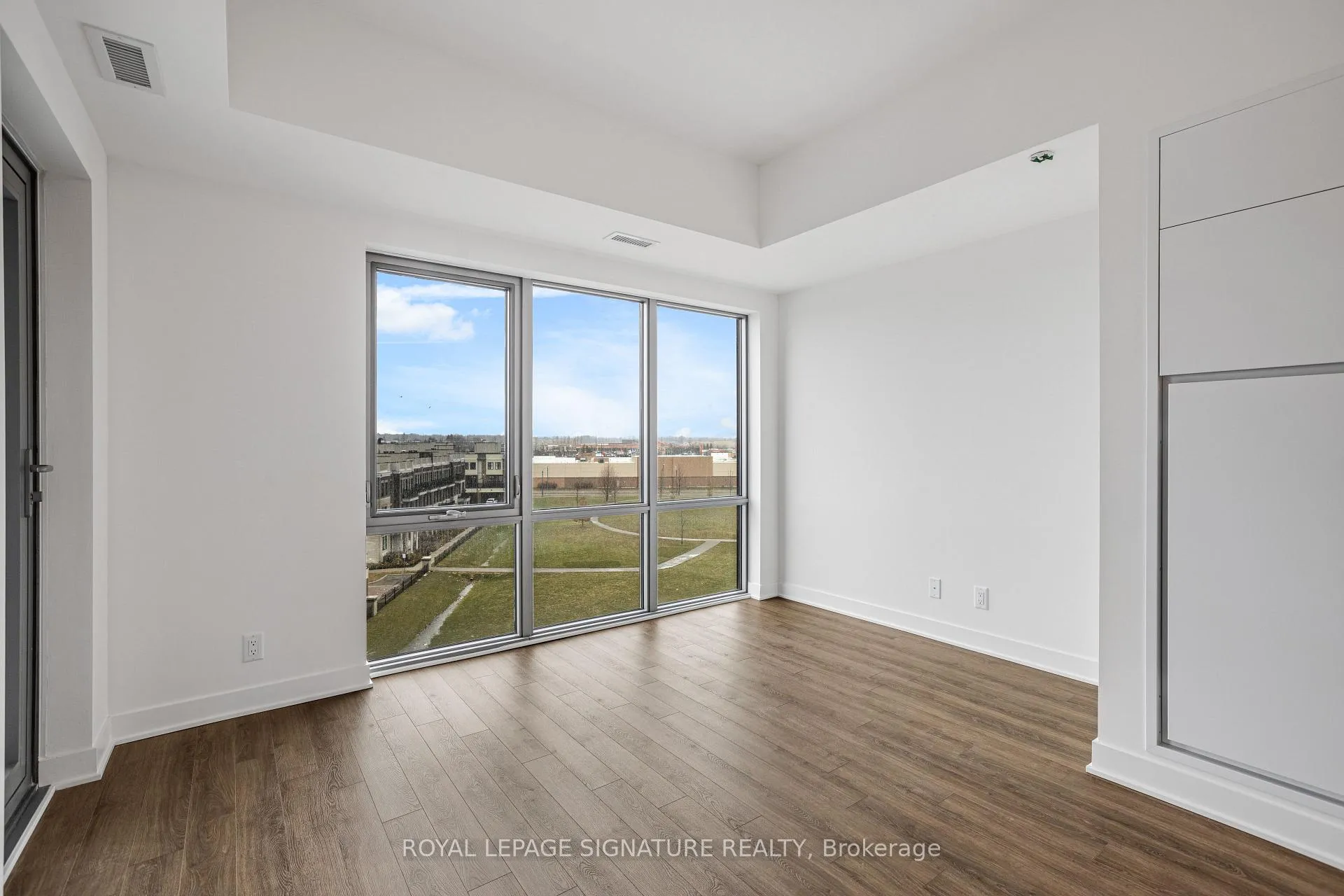 Photo 12 of Unit 512, 51 Clarington Boulevard, Clarington, Bowmanville — HOMEH