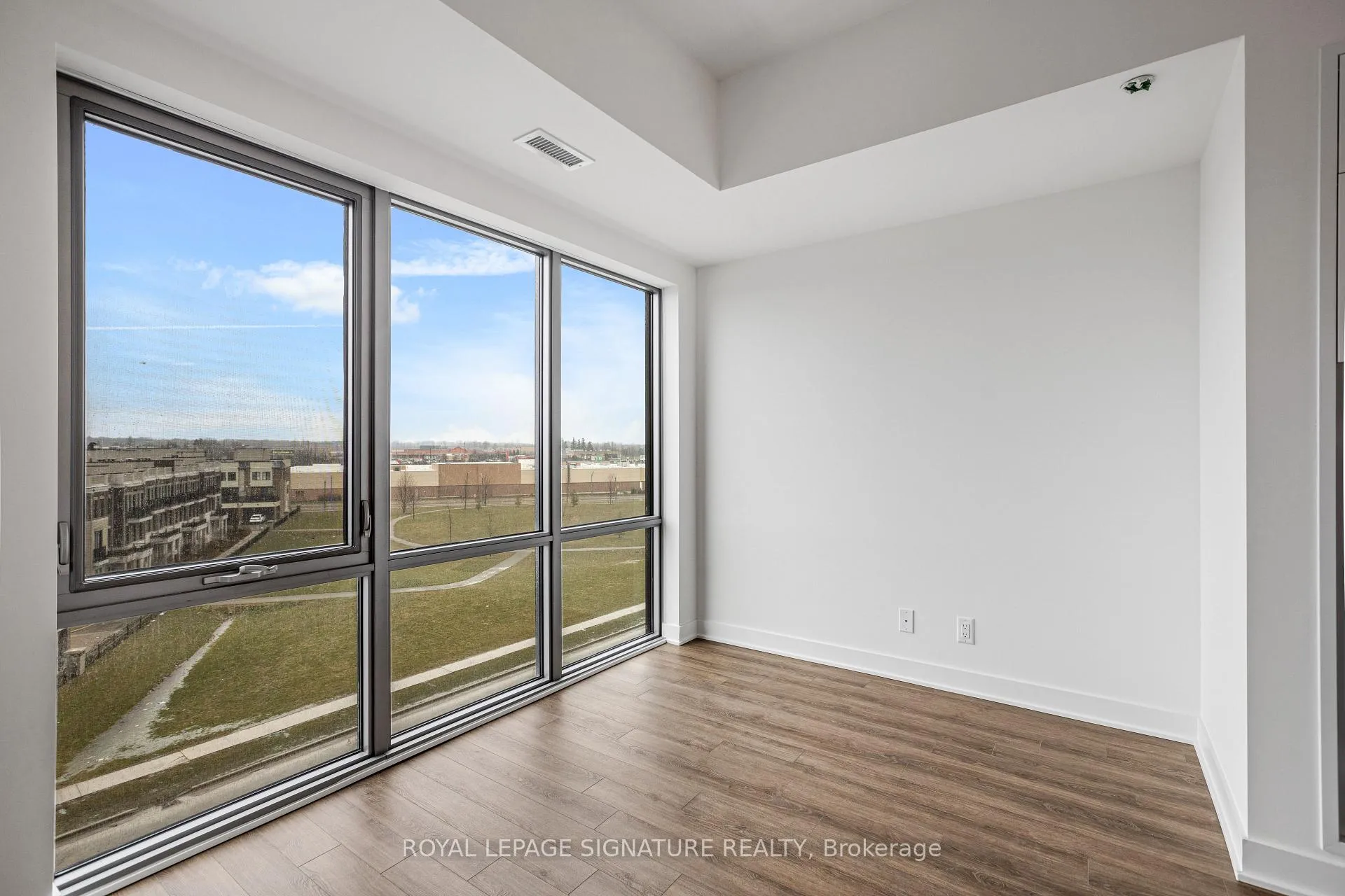 Photo 13 of Unit 512, 51 Clarington Boulevard, Clarington, Bowmanville — HOMEH