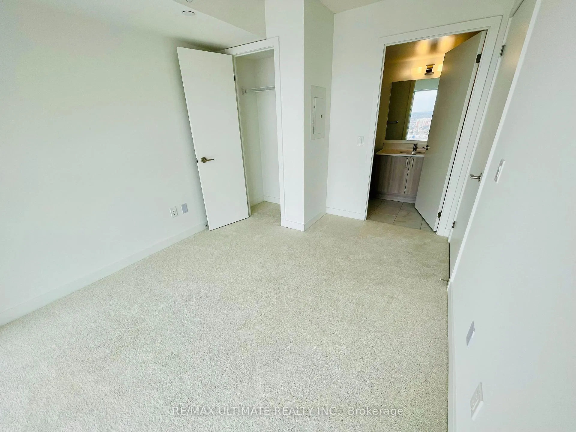 Photo 7 of Unit 1401, 1010 Sandy Beach Road, Pickering, Bay Ridges — HOMEH