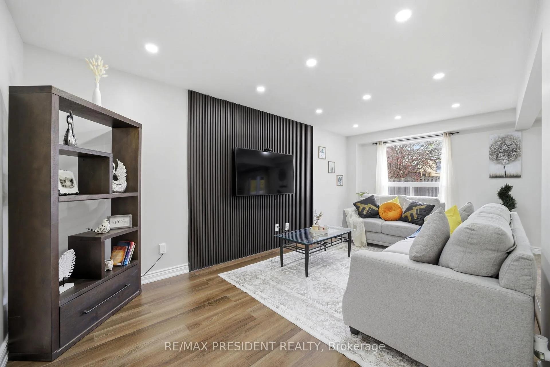 Photo 5 of 199 Bush Clover Crescent, Kitchener — HOMEH